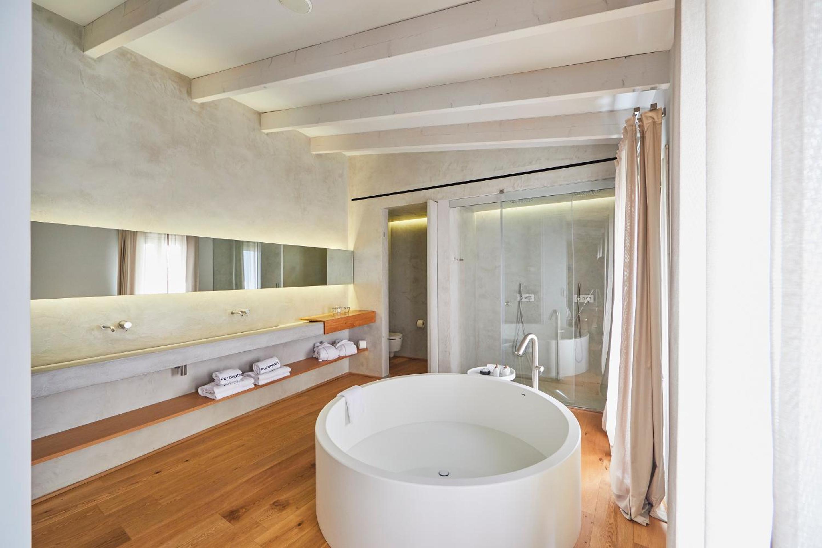 Suite - Photo 9