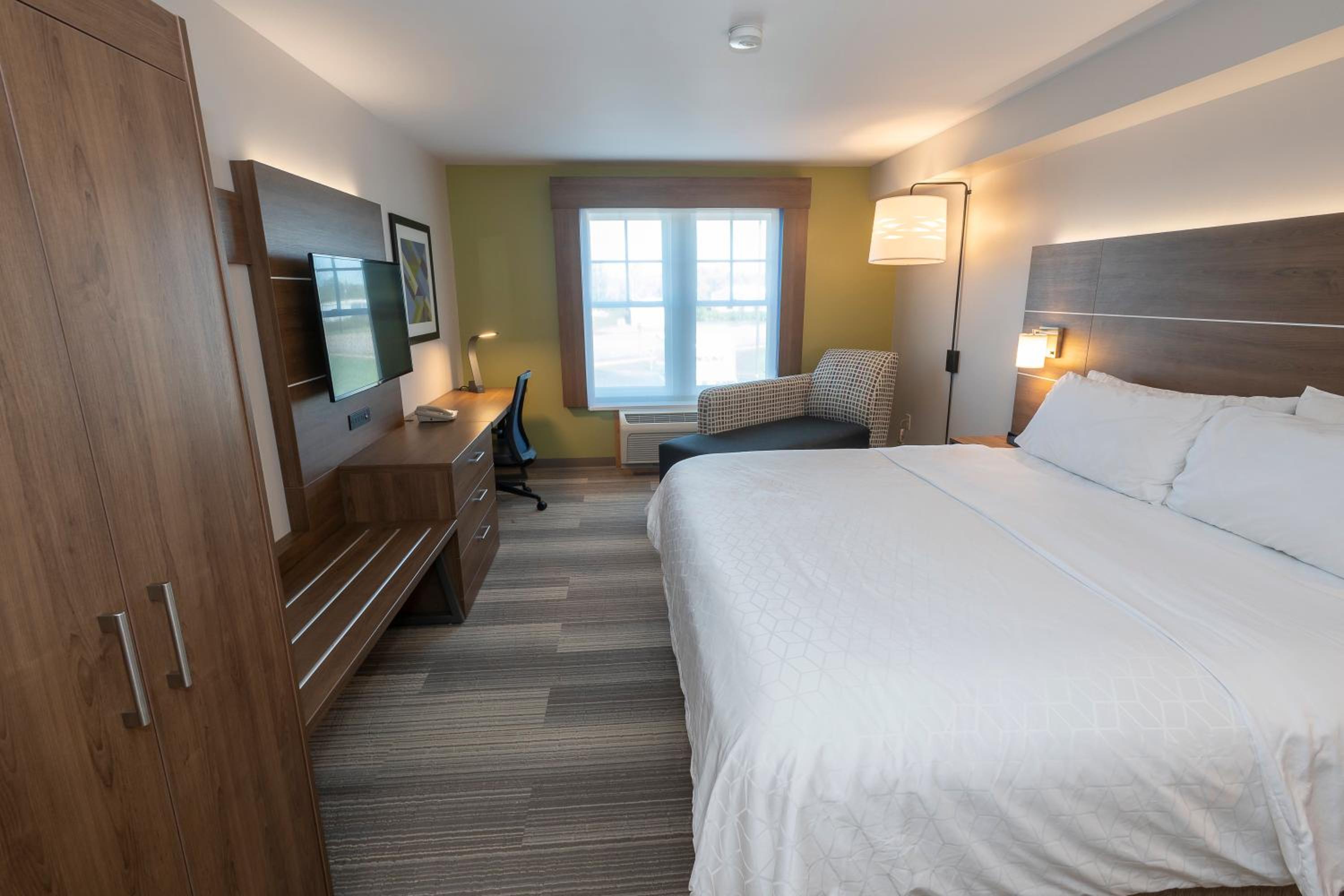 Standard King Room - Photo 1