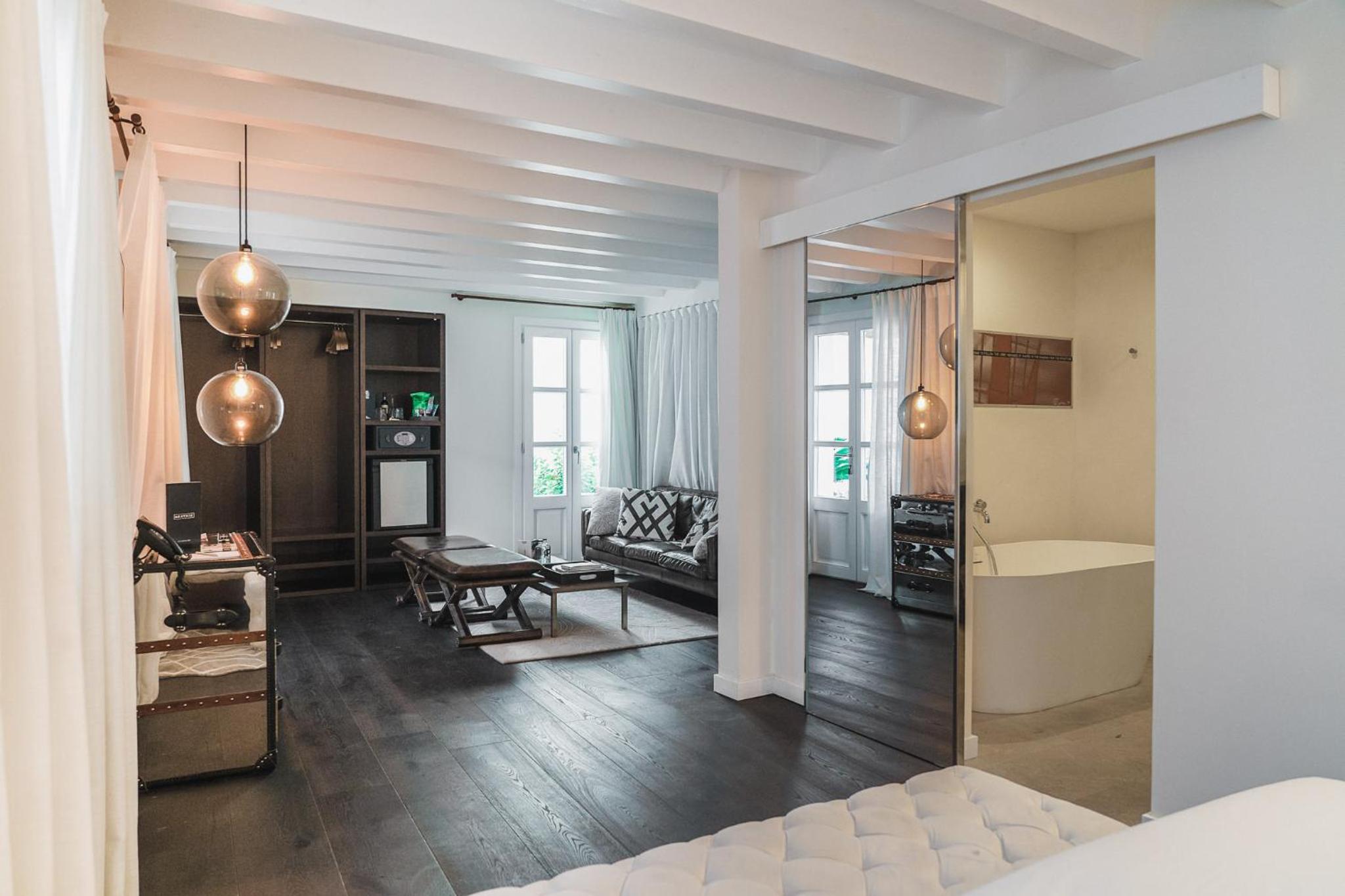 Deluxe Suite - Photo 1