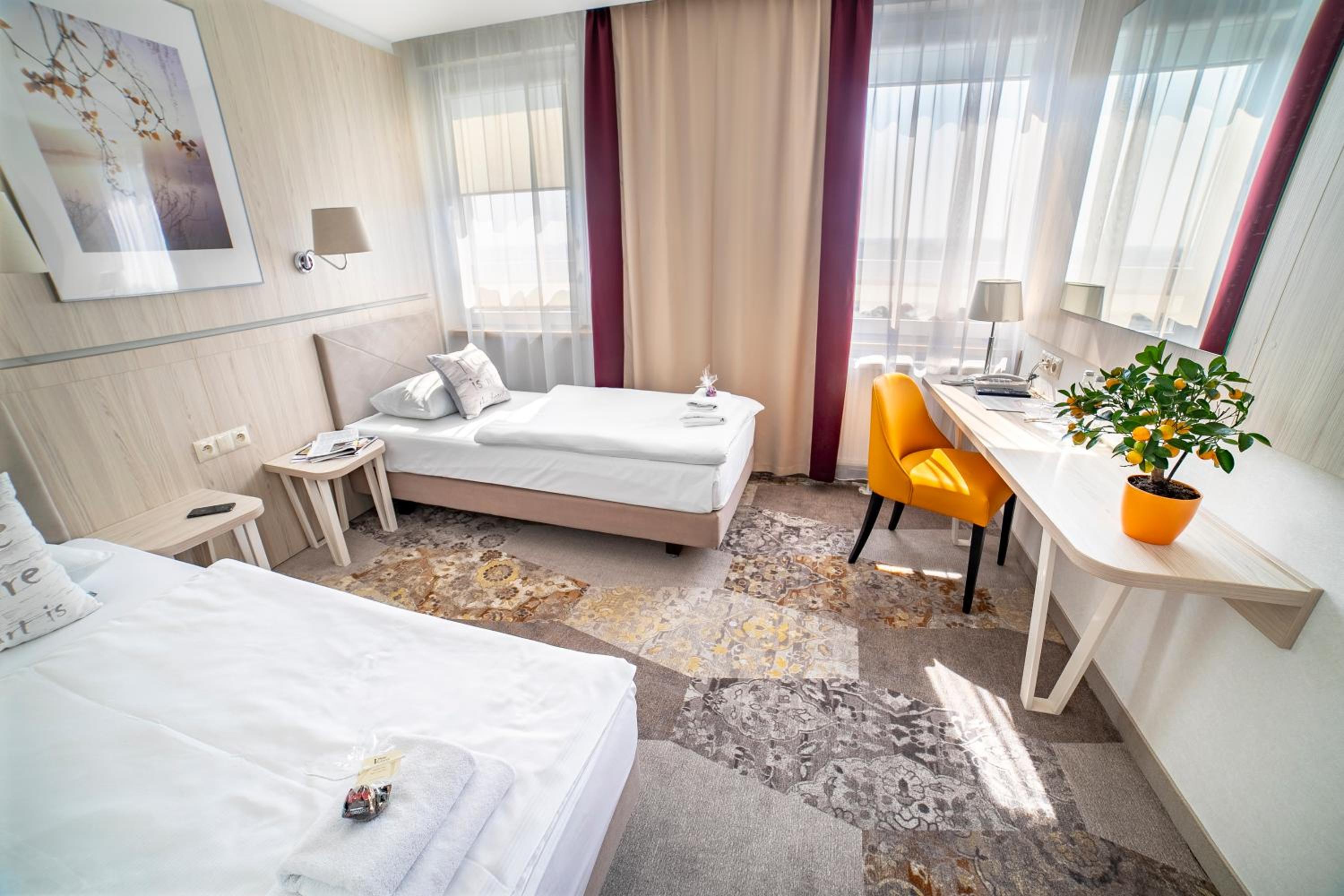 Twin Room - Photo 1