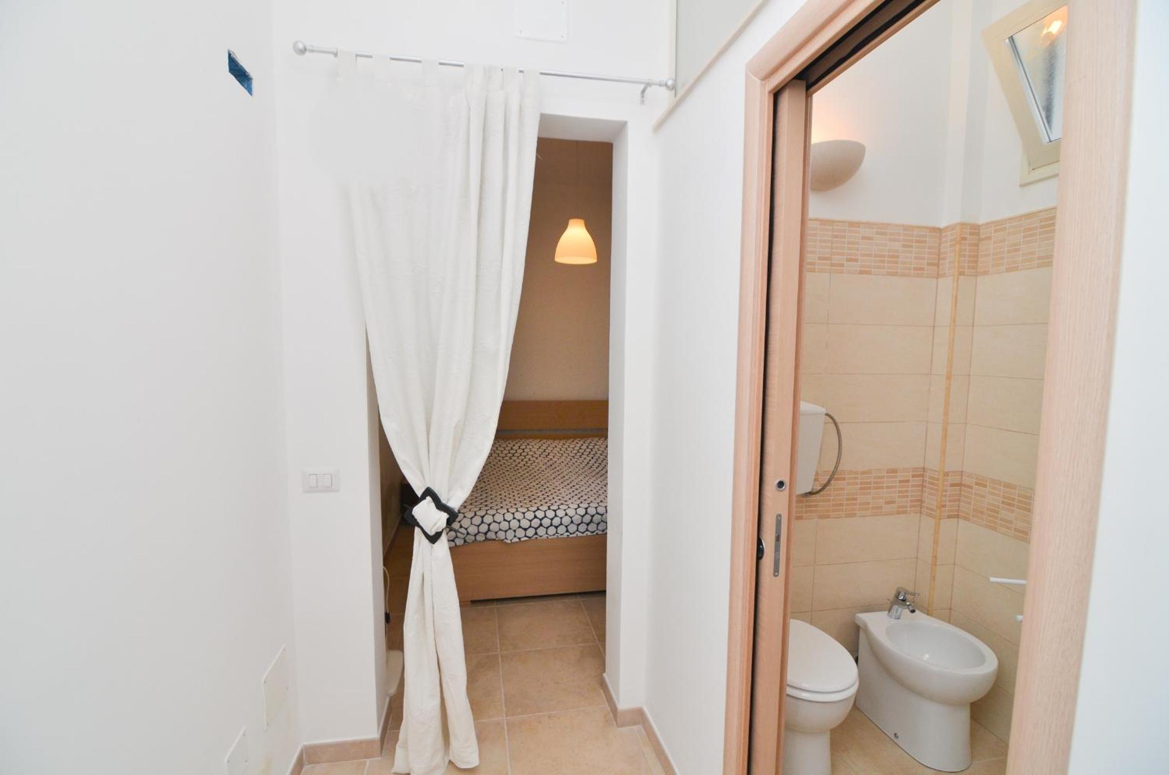 One-Bedroom House photo 1