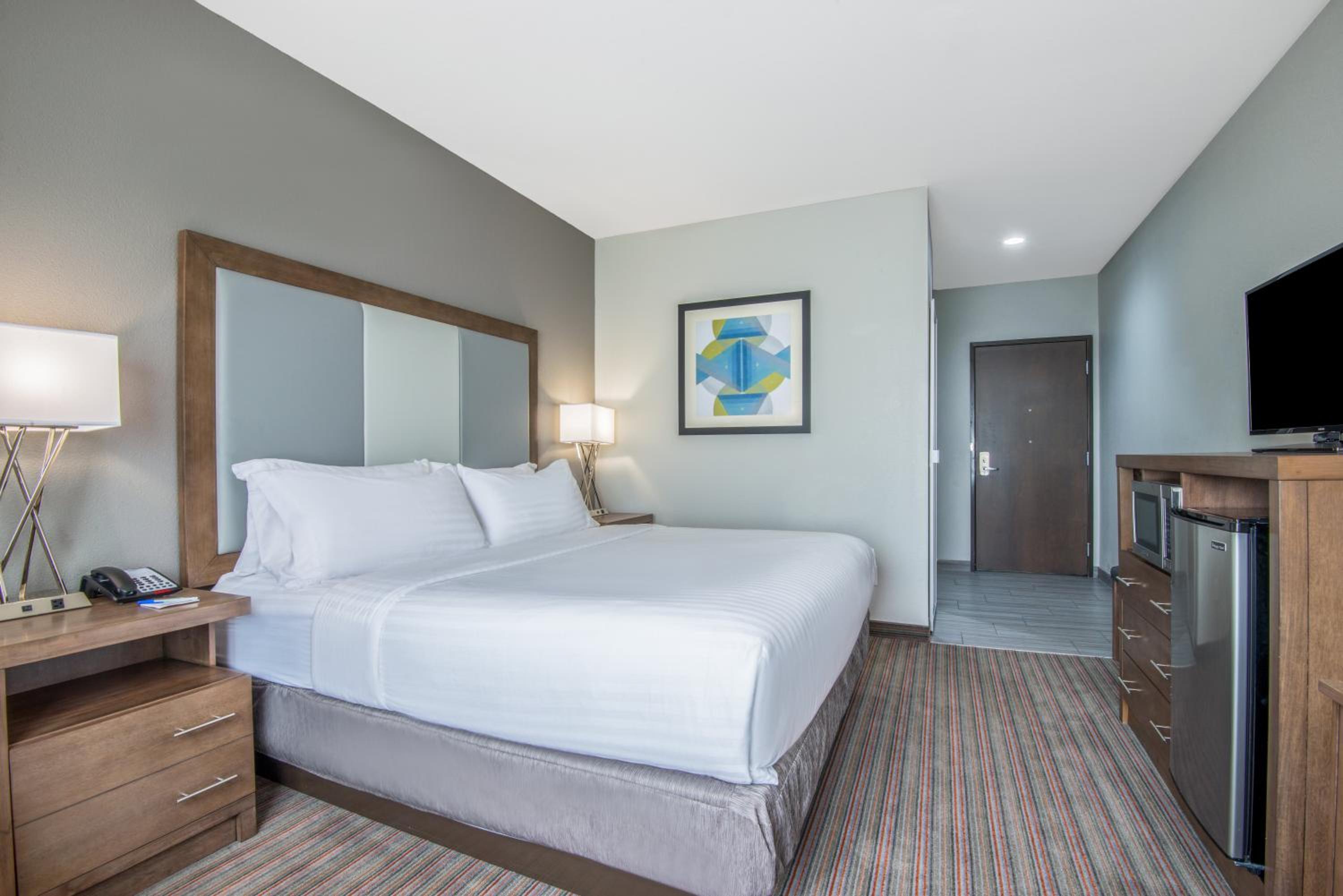 Standard King Room photo 3