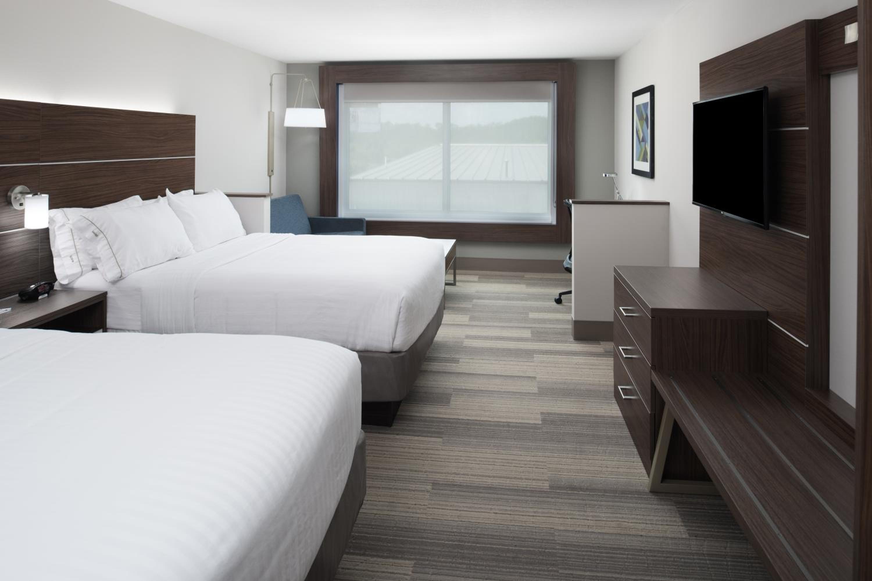 King Suite with Sofa Bed photo 2