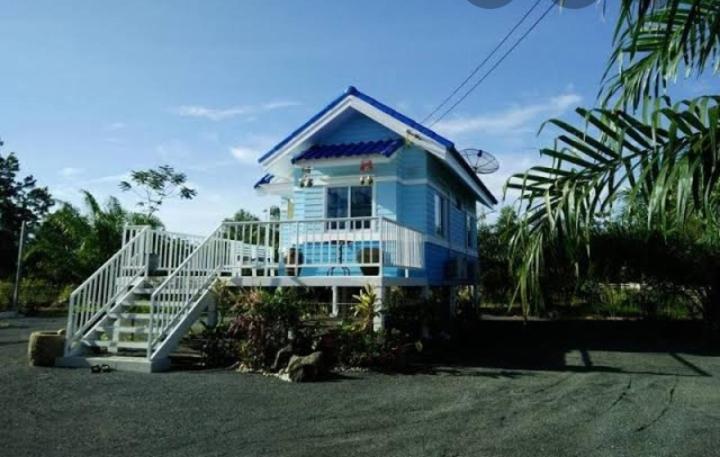 Two-Bedroom Bungalow - Photo 4