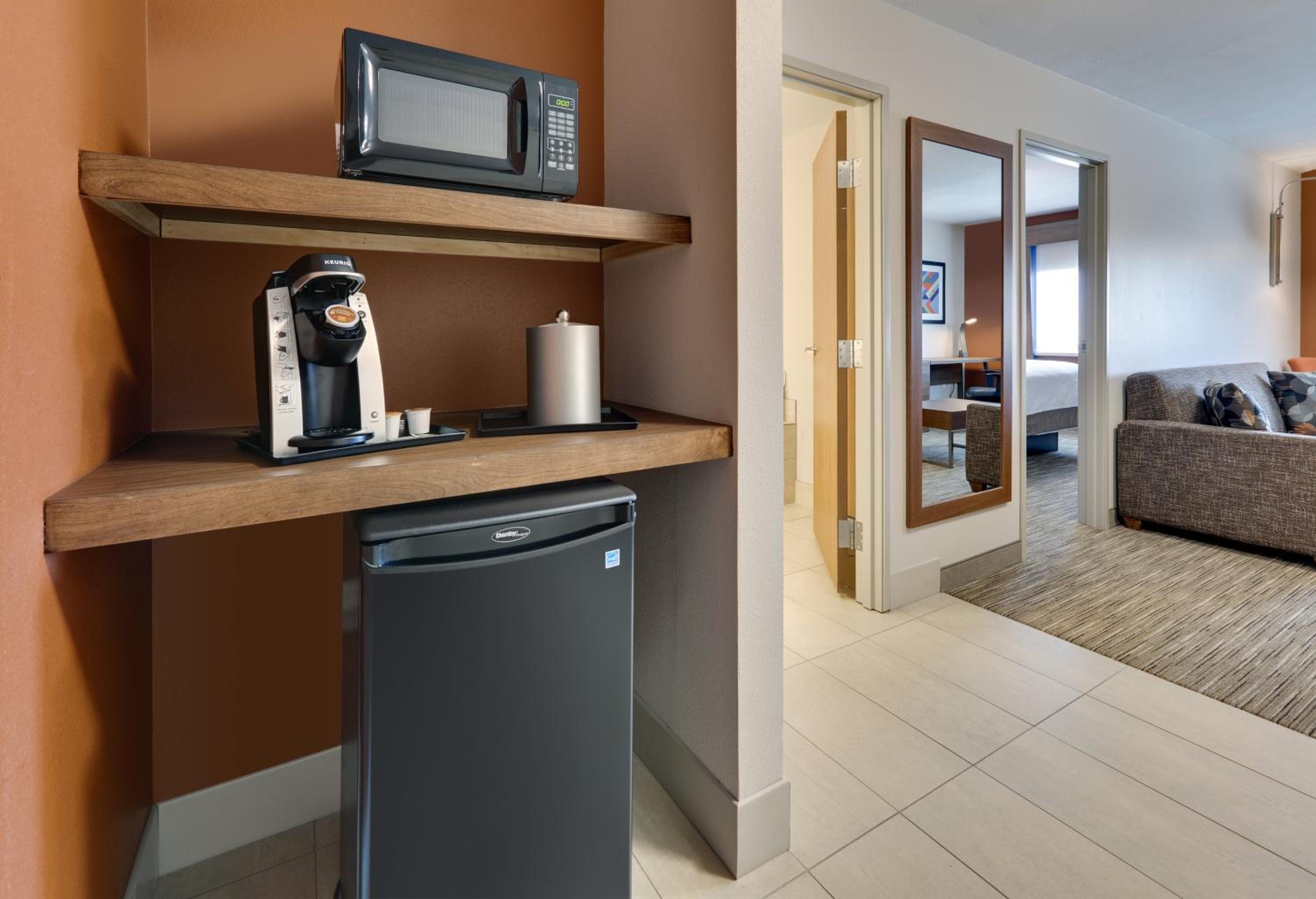 One-Bedroom King Suite - Photo 2