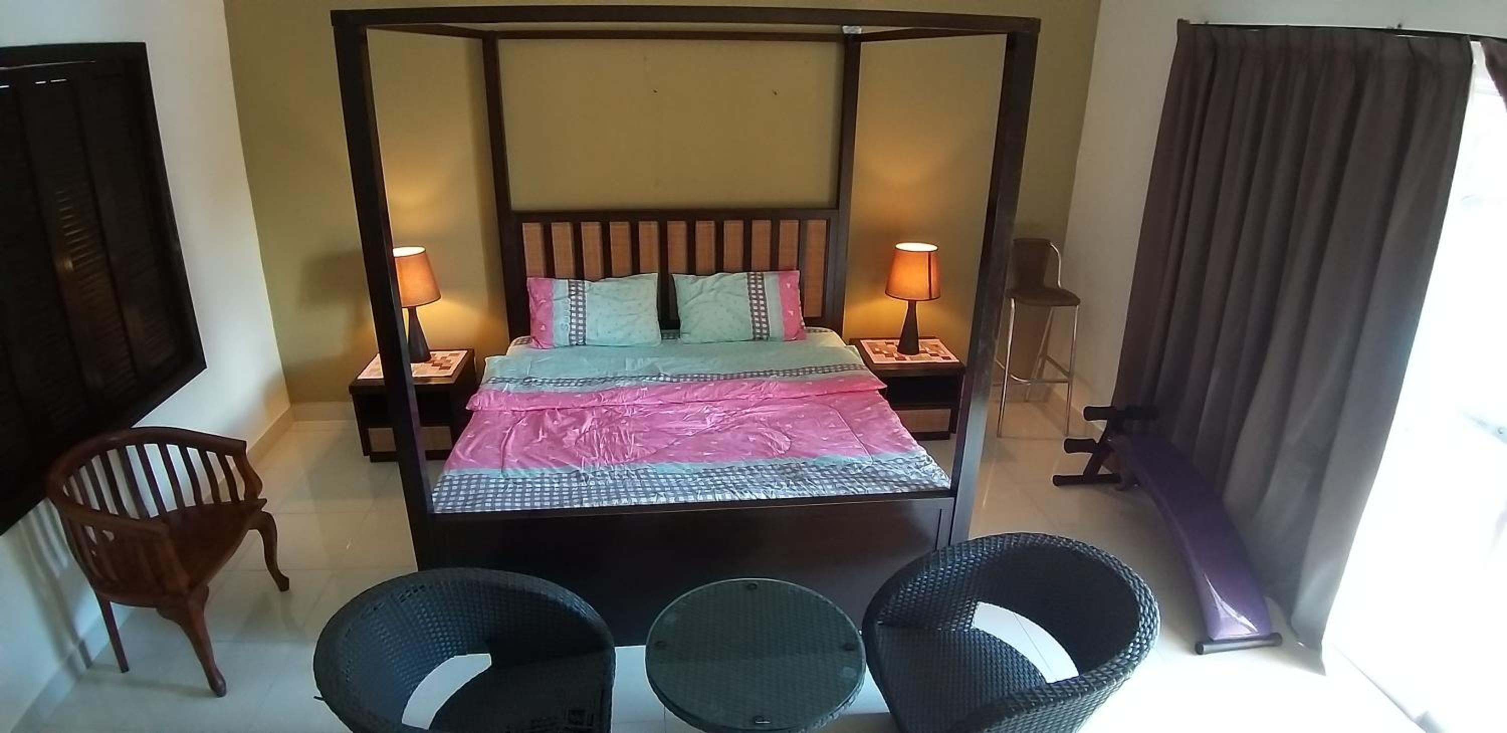 One-Bedroom Apartment photo 2
