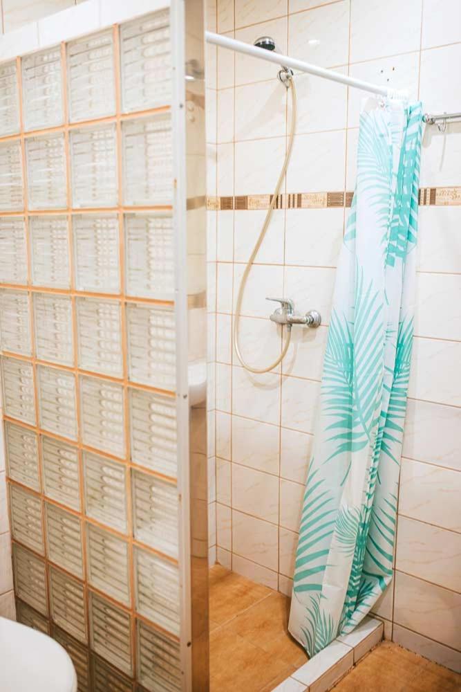 Basic Triple Room with Shared Bathroom photo 3