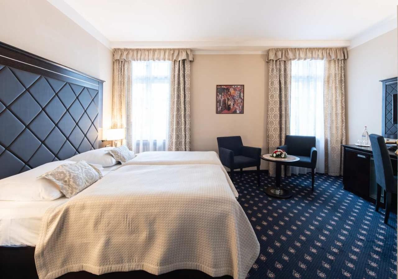 Deluxe Double Room with Extra Bed