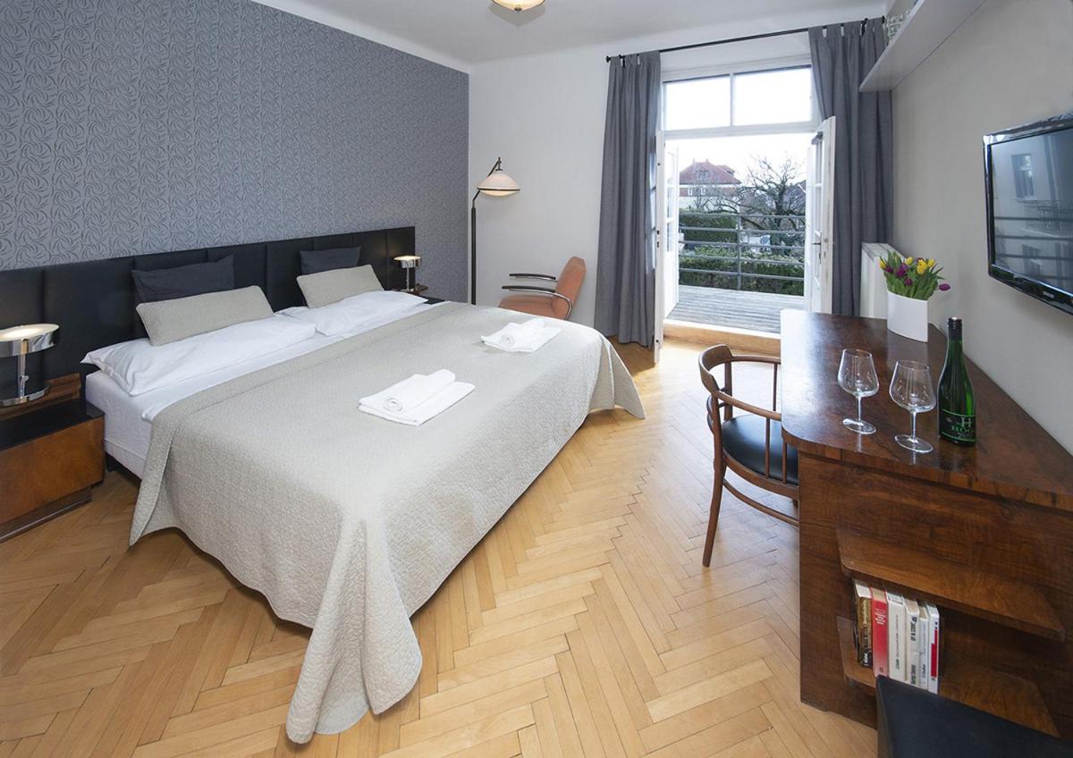 Double or Twin Room photo 2