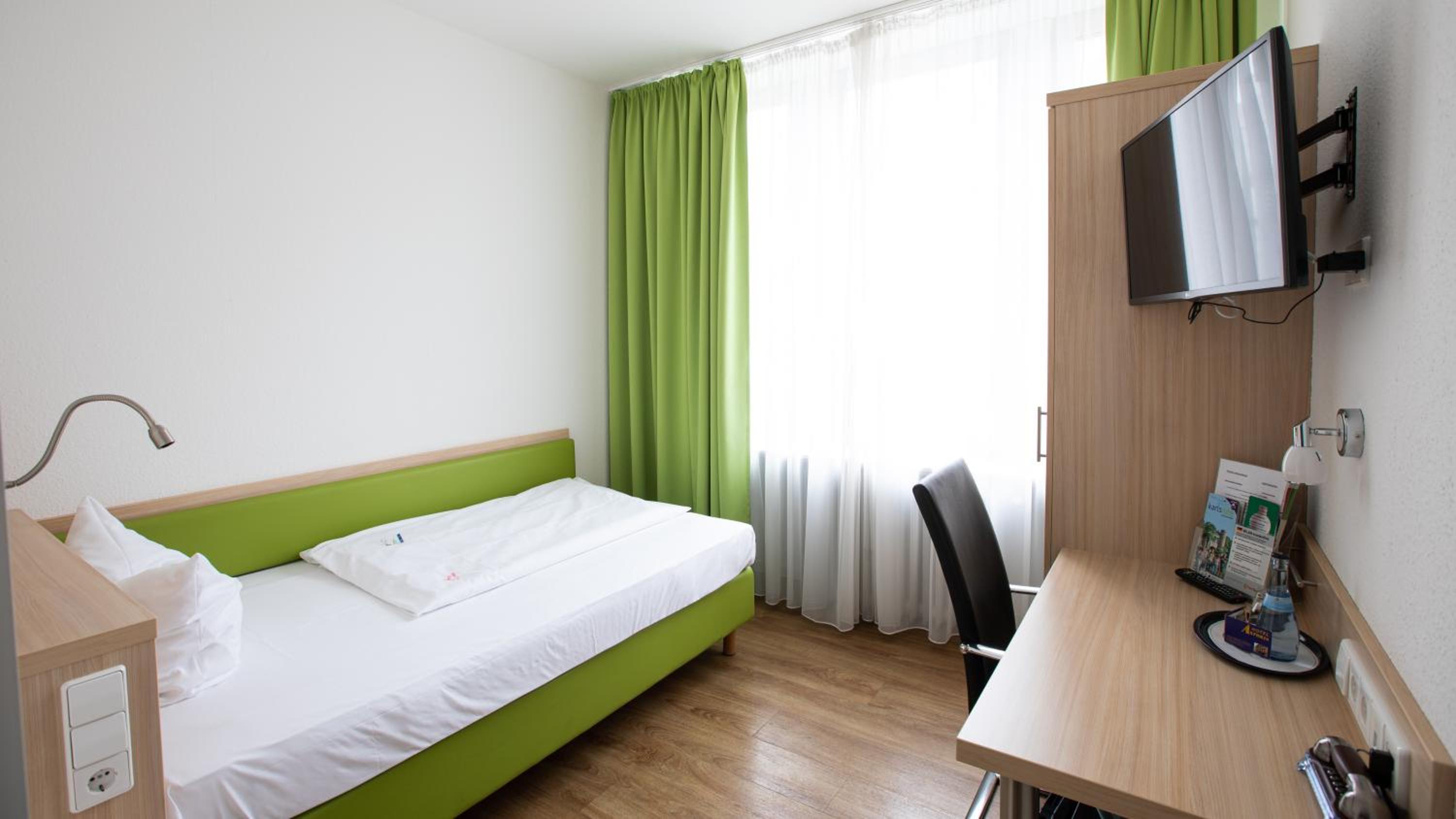 Single Room photo 2