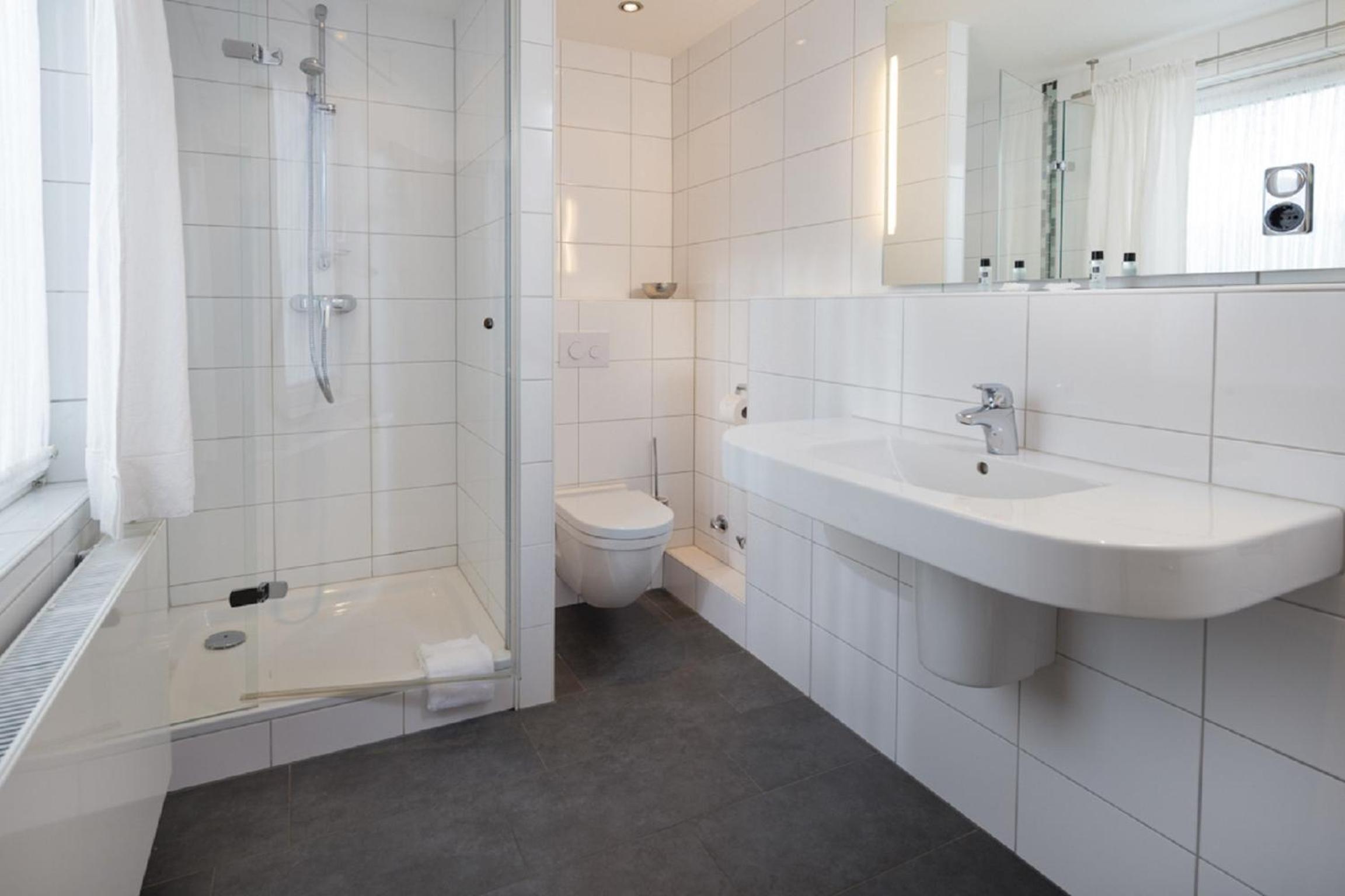 Standard Double Room - Photo 10