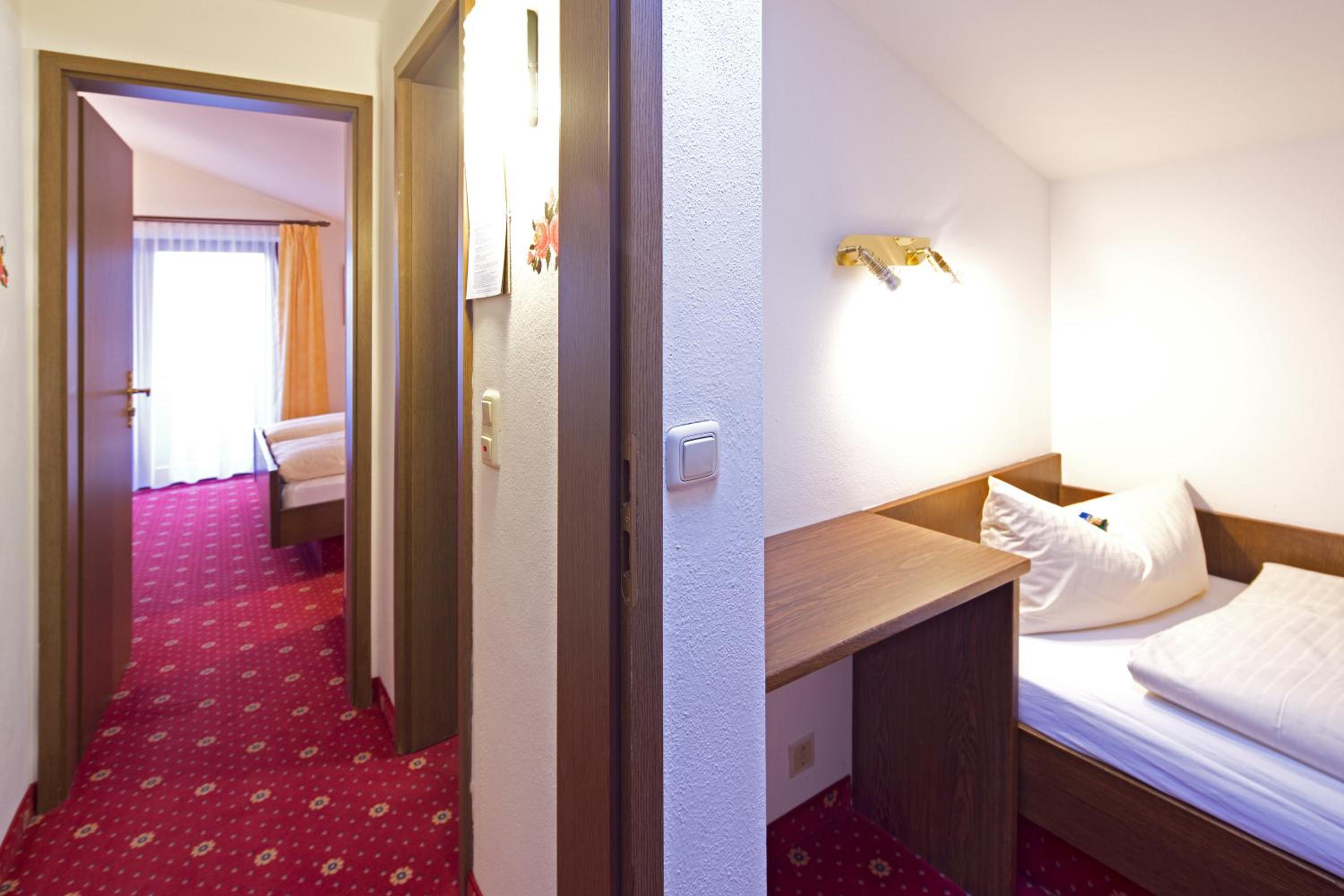 Triple Room - Photo 3