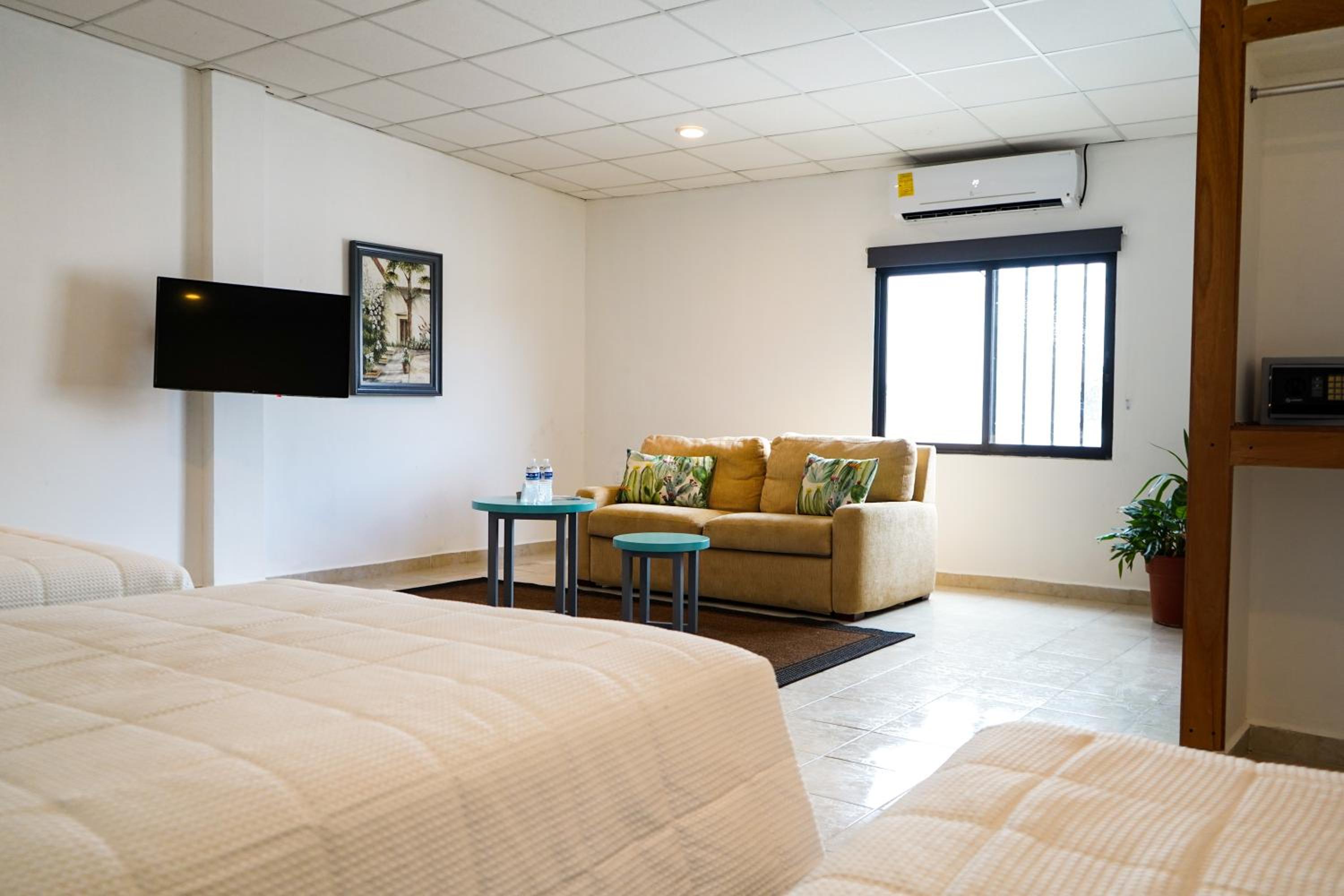 Family Room photo 1
