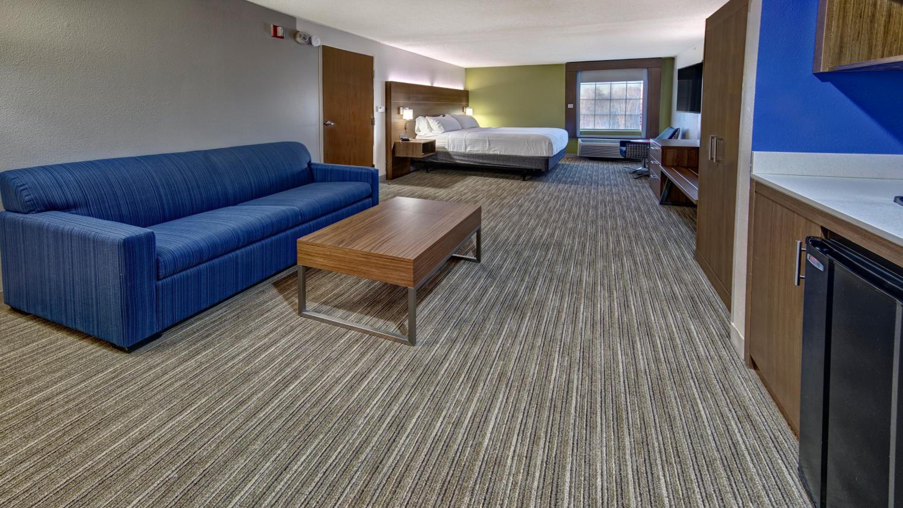 King Suite - Disability Access - Photo 1