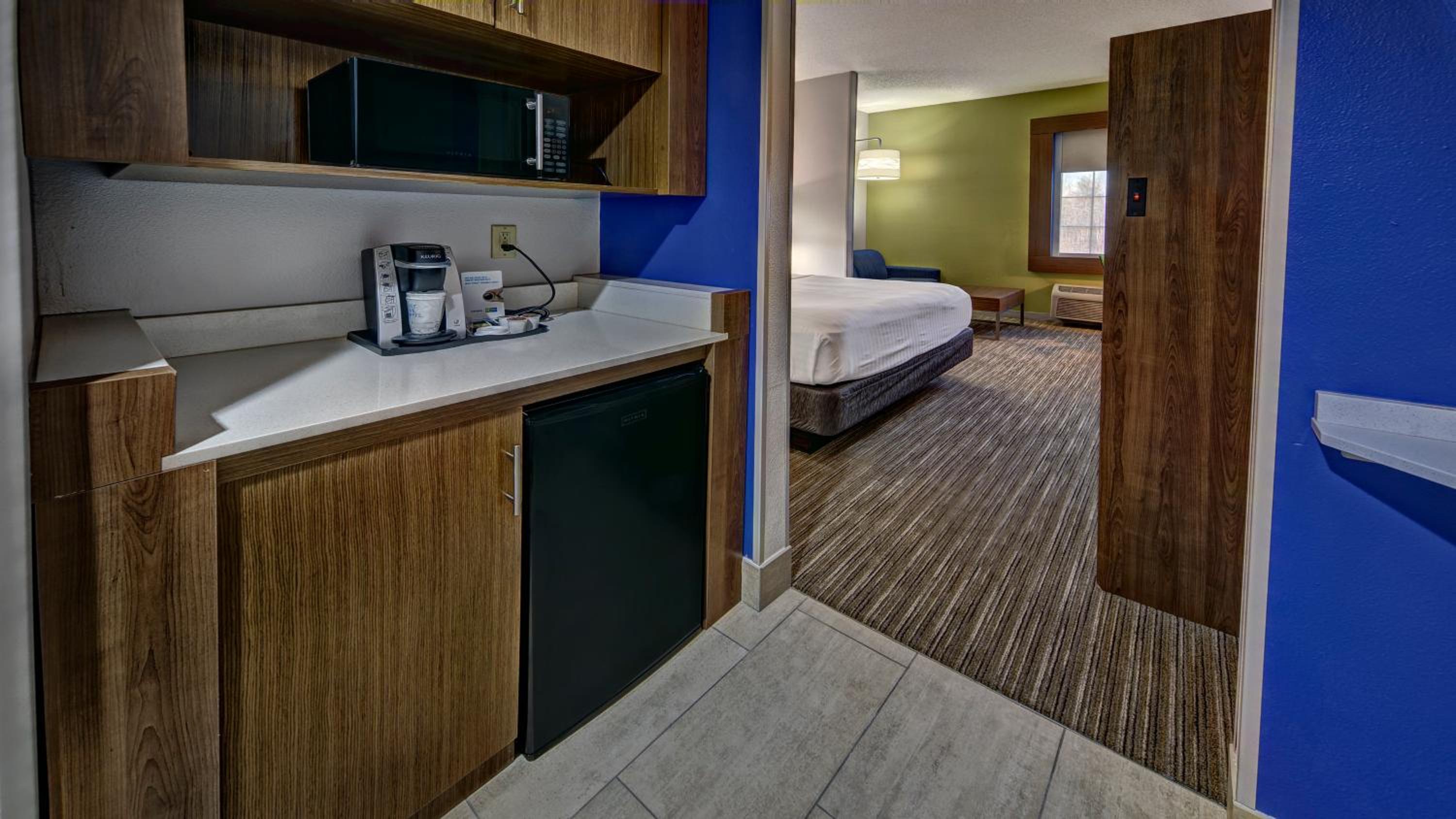 King Suite with Sofa Bed - Photo 2