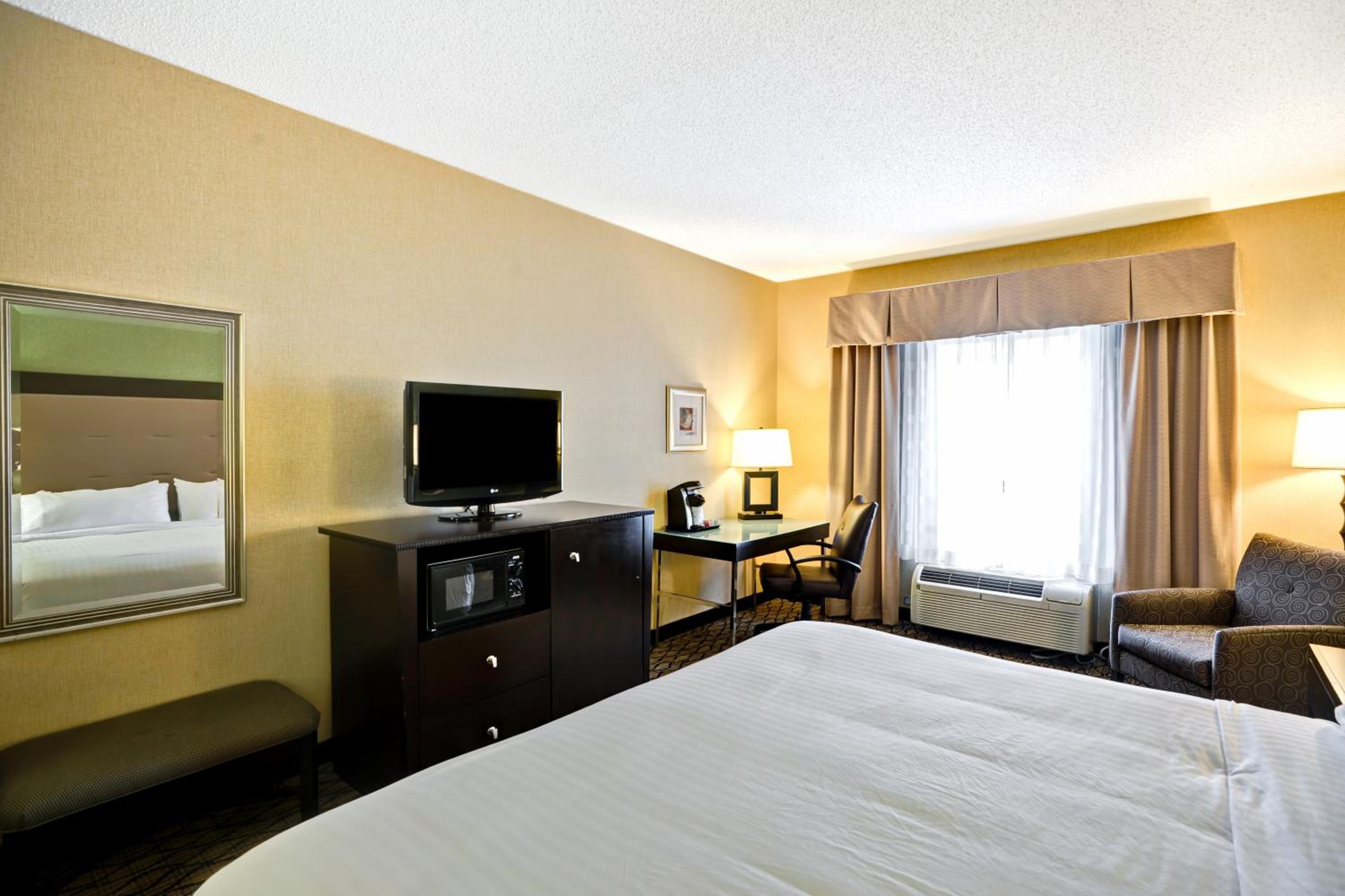 King Room - Hearing Accessible