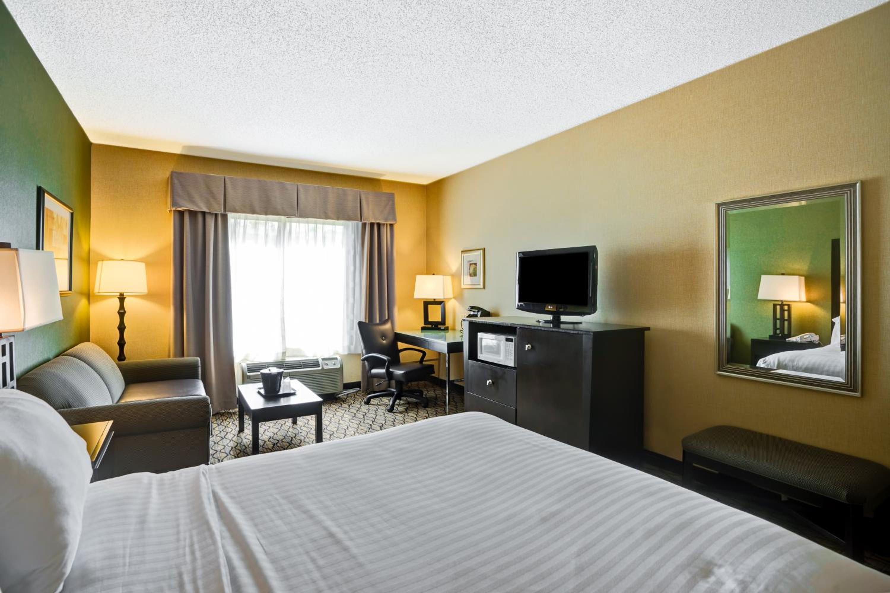 Standard Corner King Room