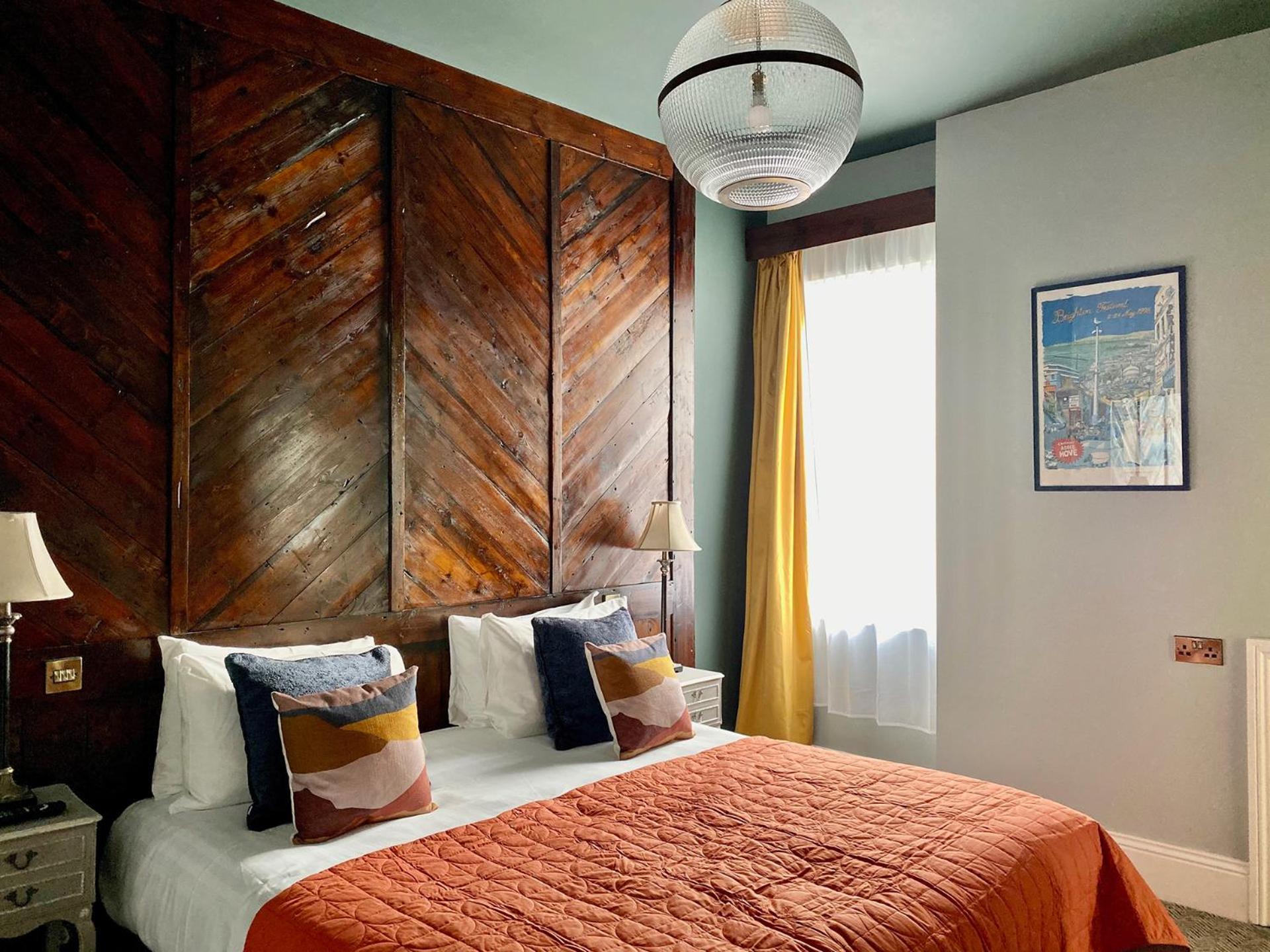 Superior King Room - Photo 16