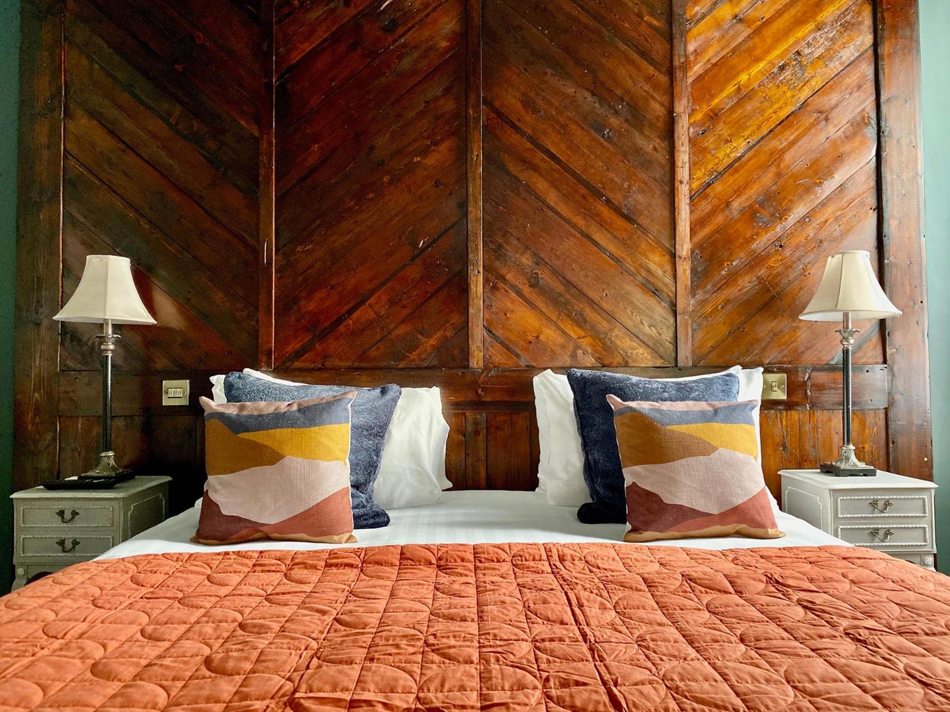 Superior King Room - Photo 3