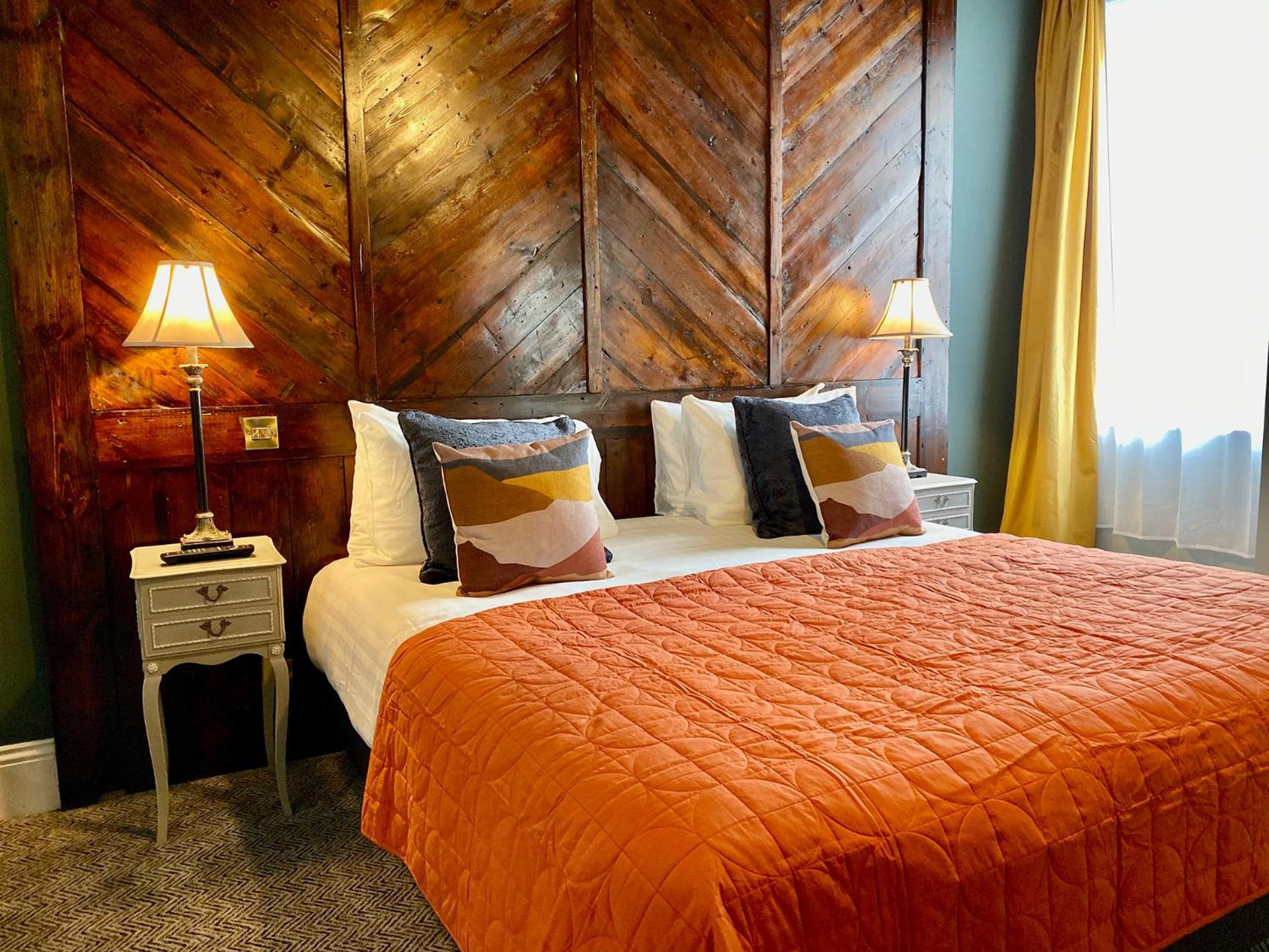 Superior King Room - Photo 13