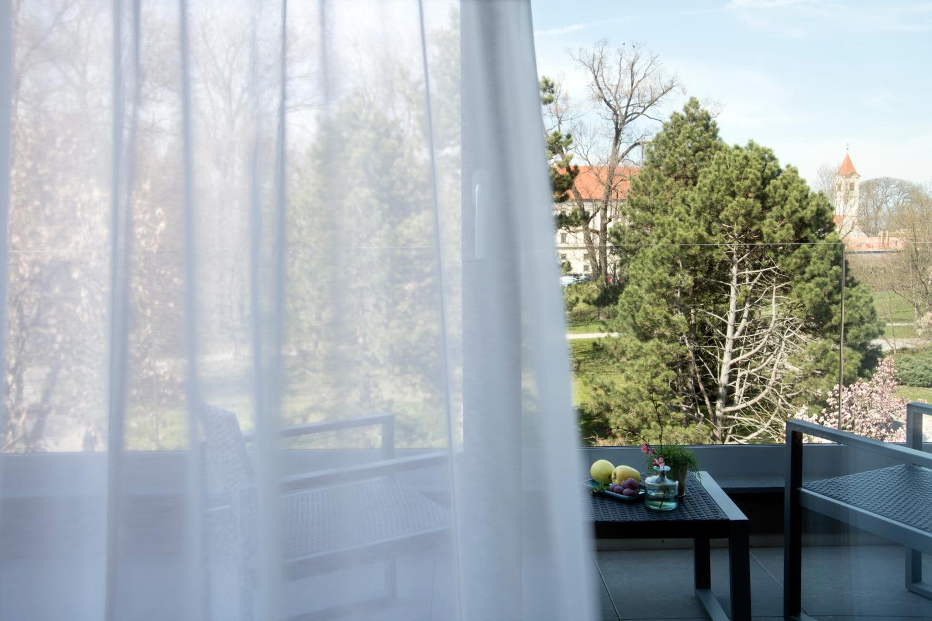 Superior Double or Twin Room with Castle View - Photo 6