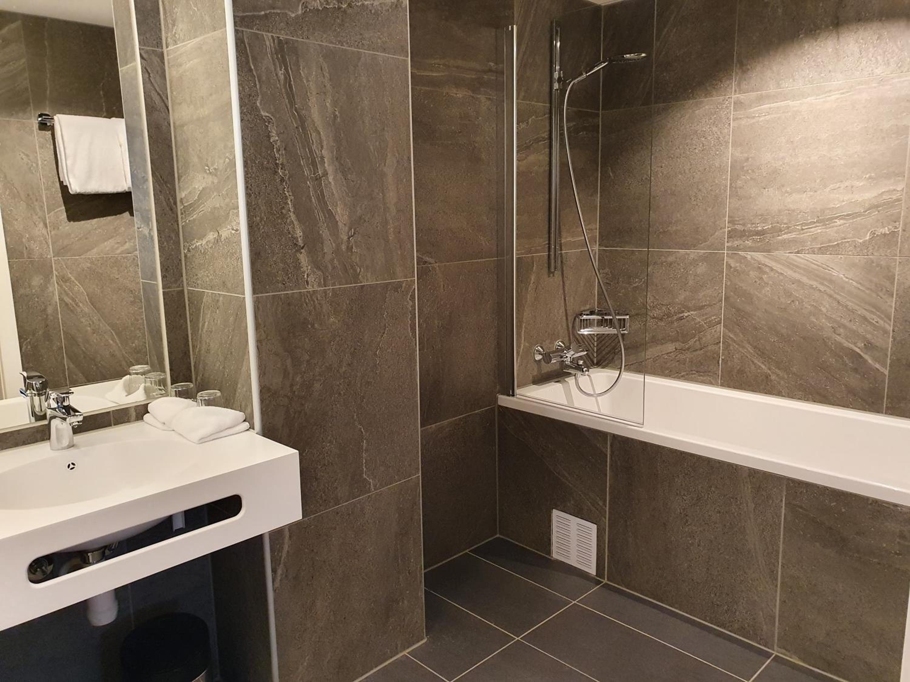 Deluxe Double Room - Photo 10