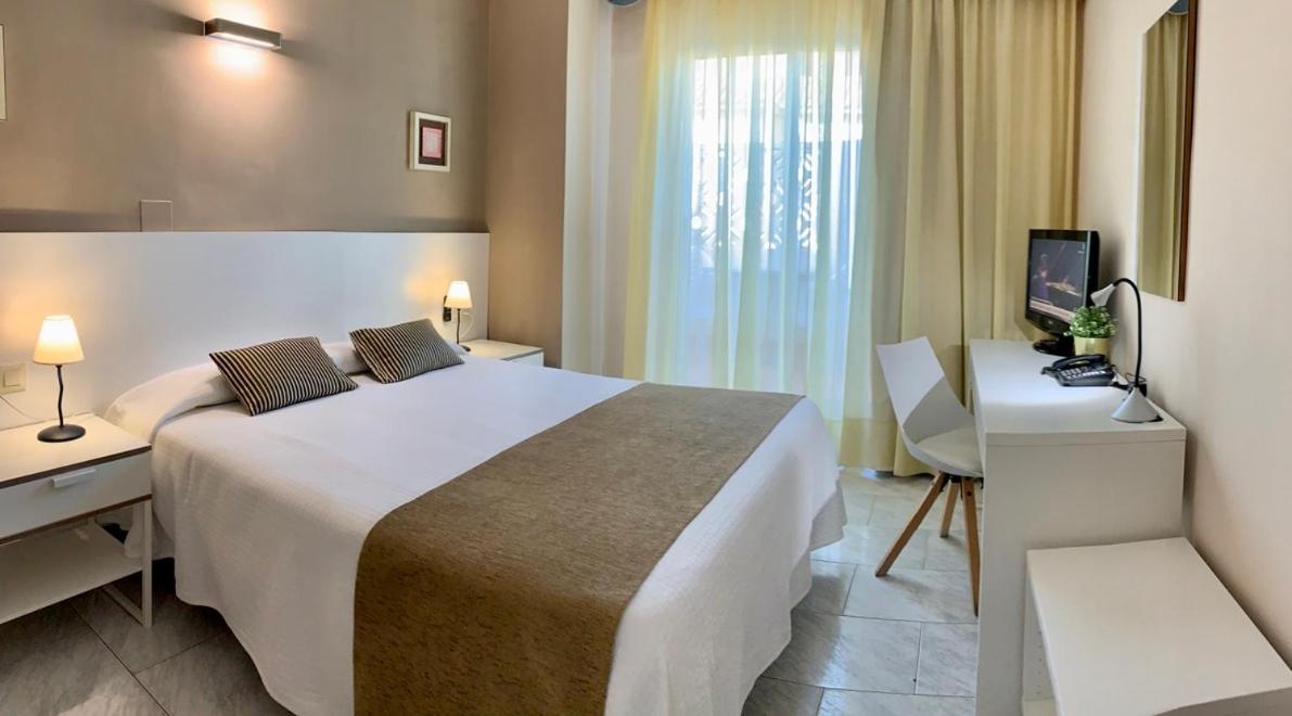 Double or Twin Room photo 3
