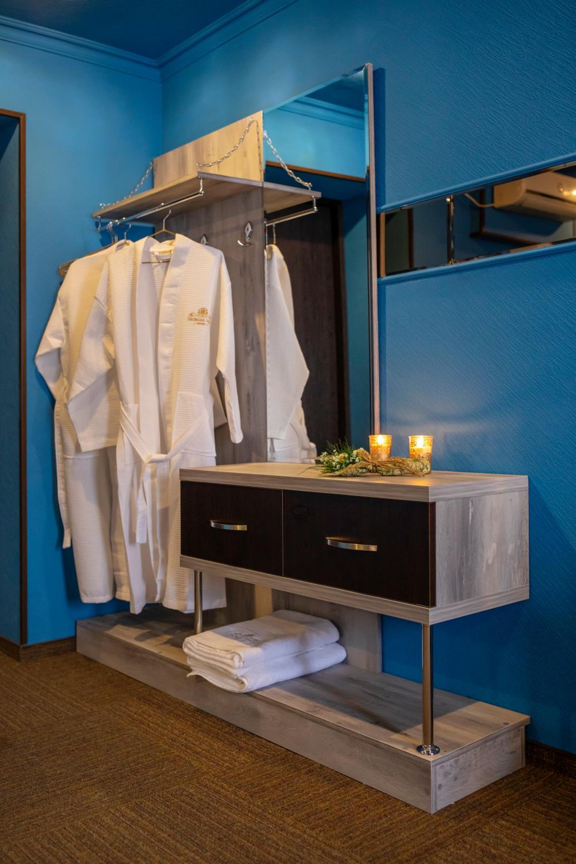 Suite - Photo 10