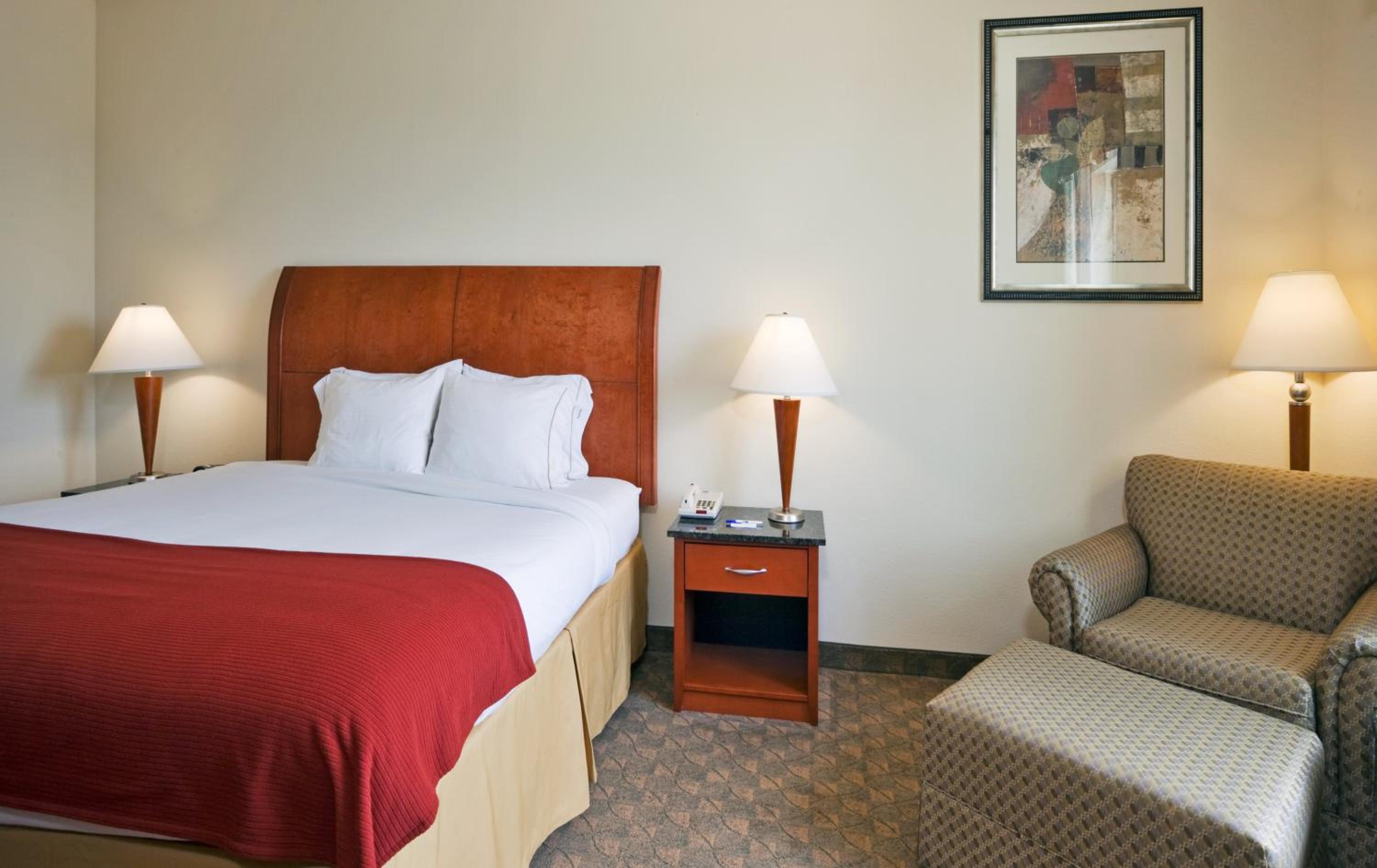 Standard King Room - Photo 1