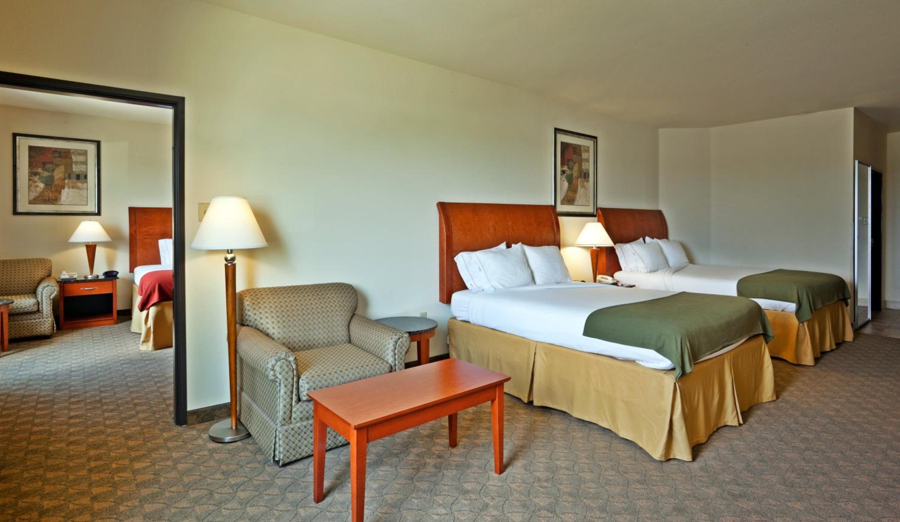 King Suite - Photo 1