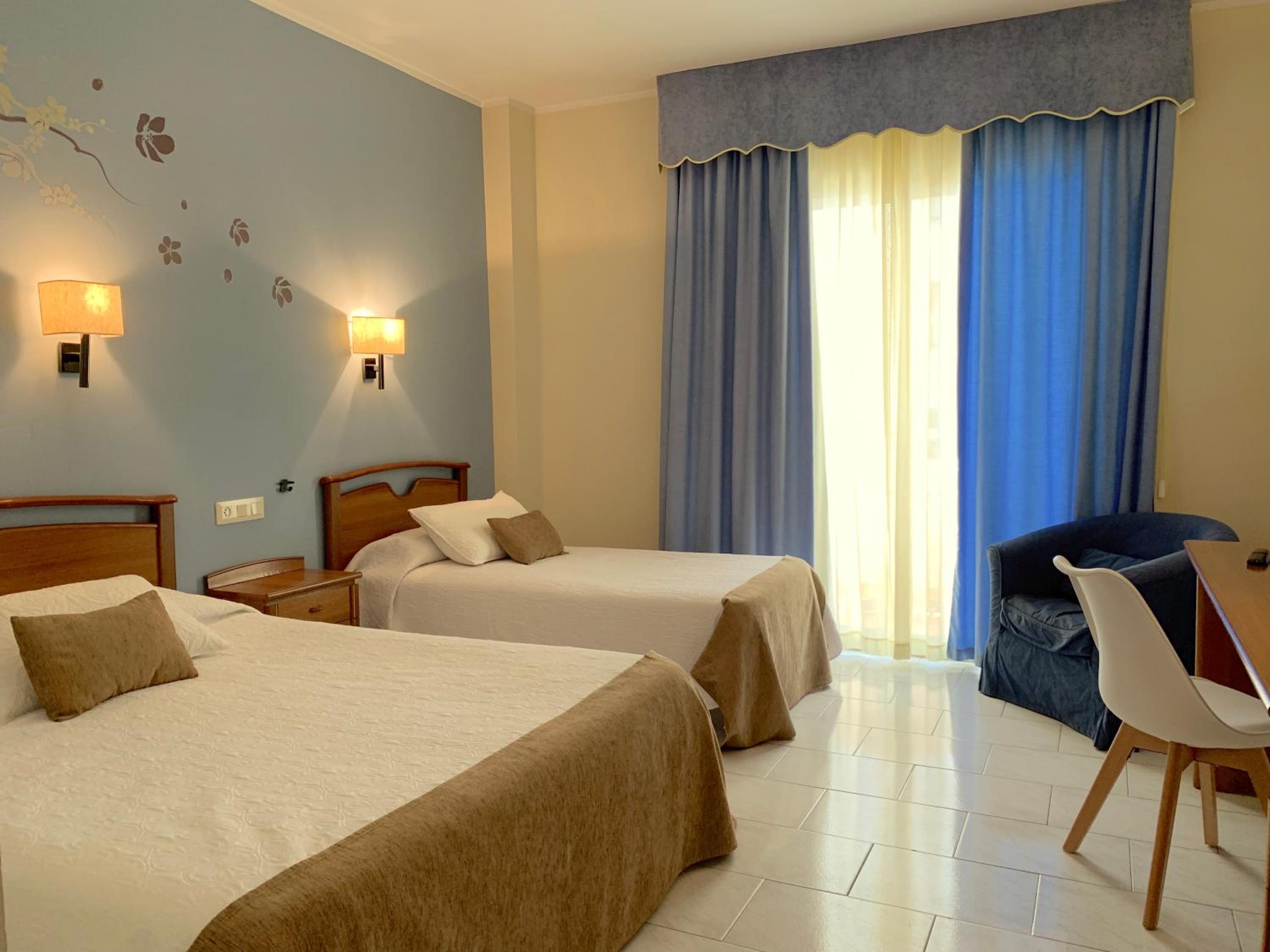Triple Room with Balcony photo 3