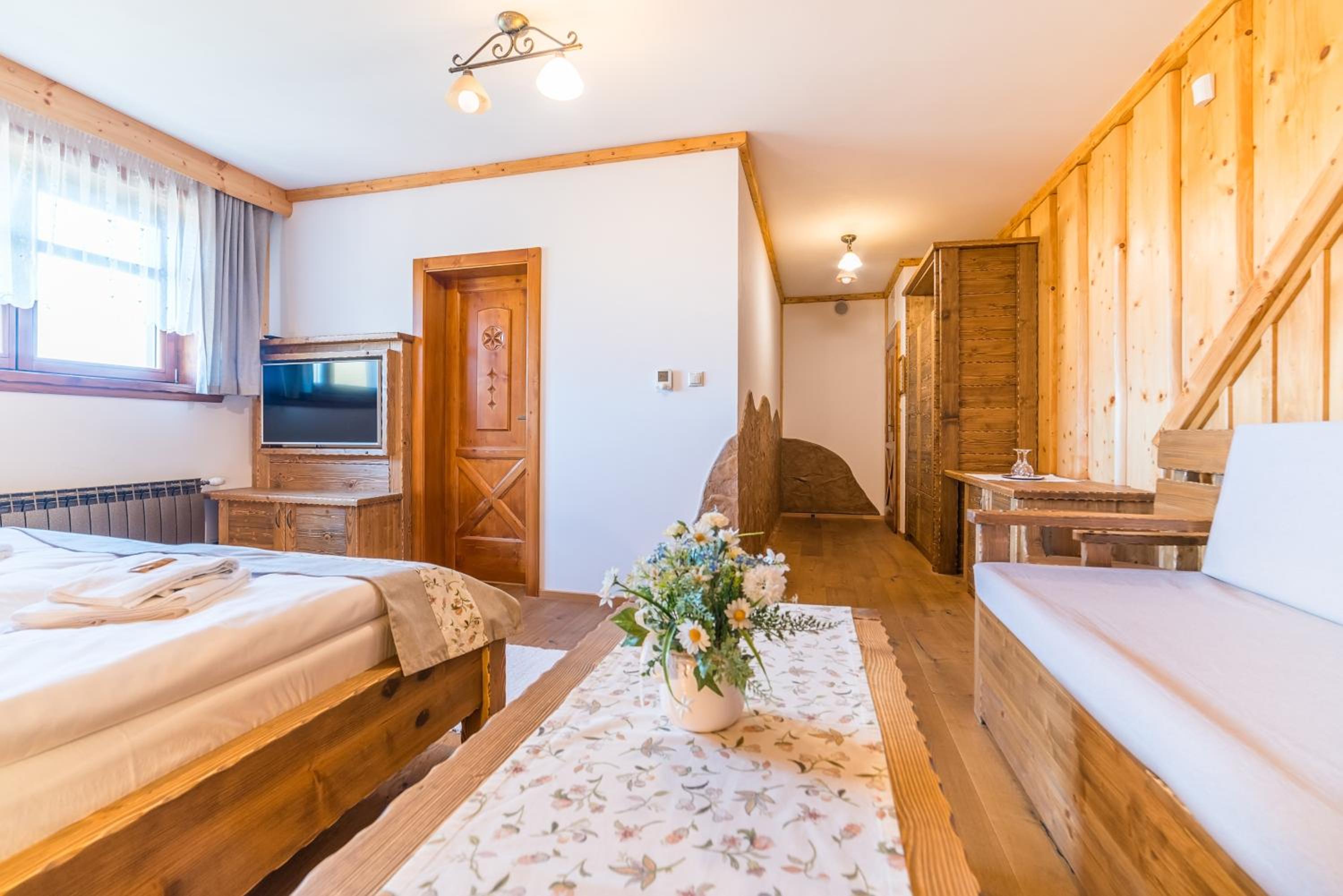 Double Room with Extra Bed - Photo 3