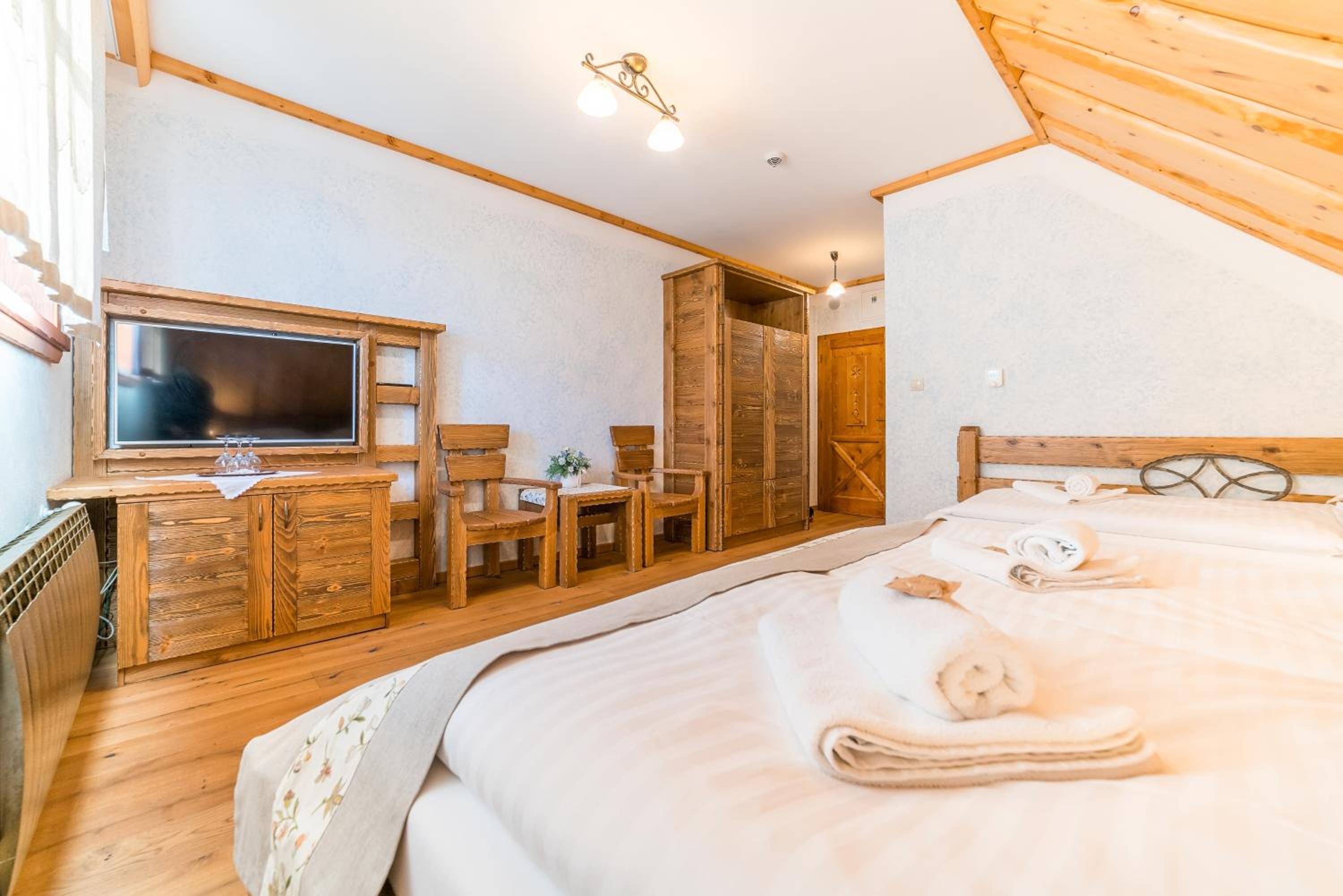 Triple Room with View - Photo 4