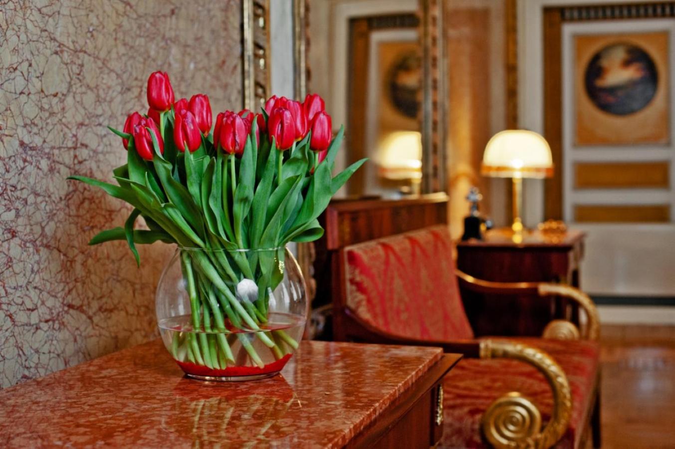 Palace Suite - Photo 9