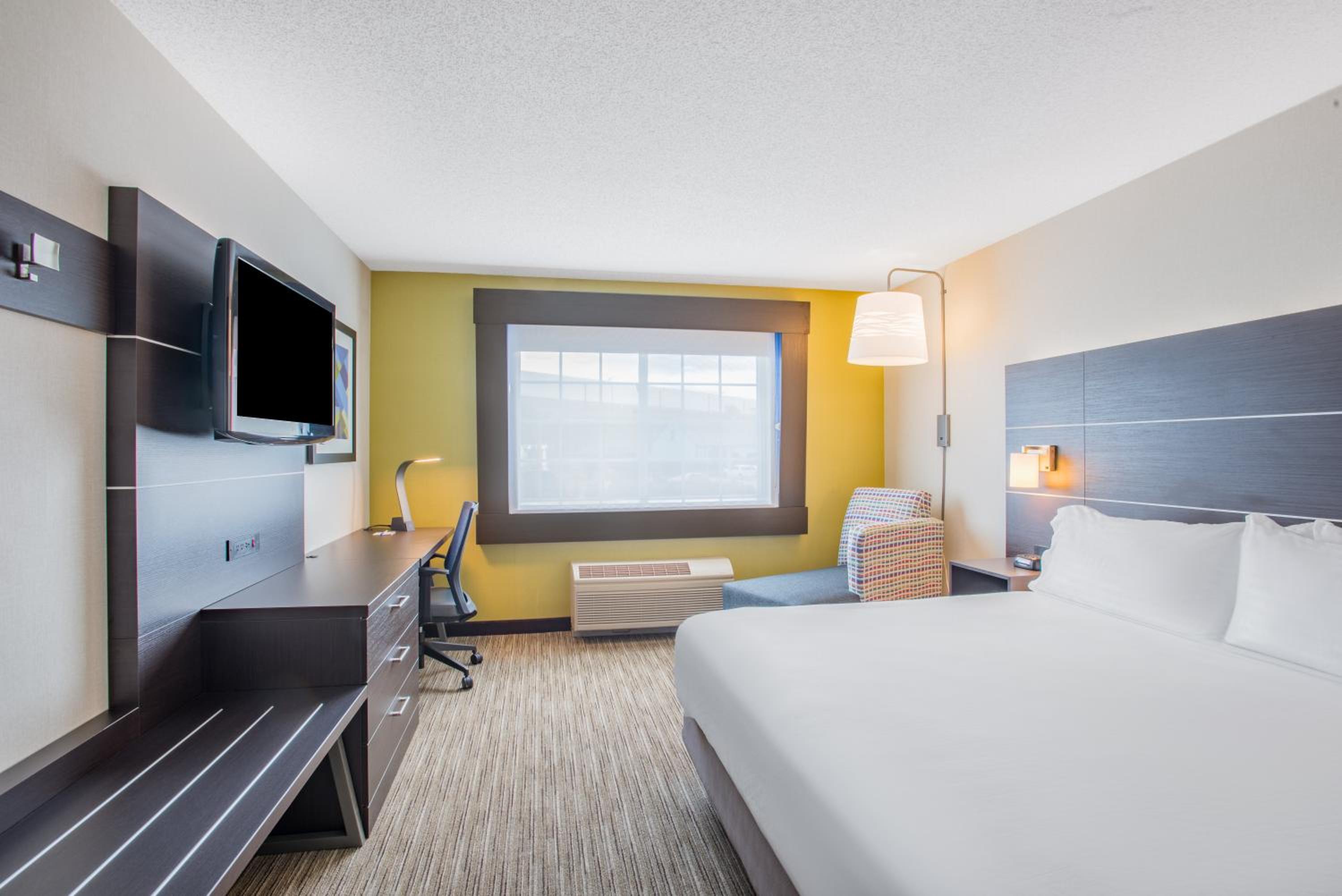 Standard King Room - Photo 6