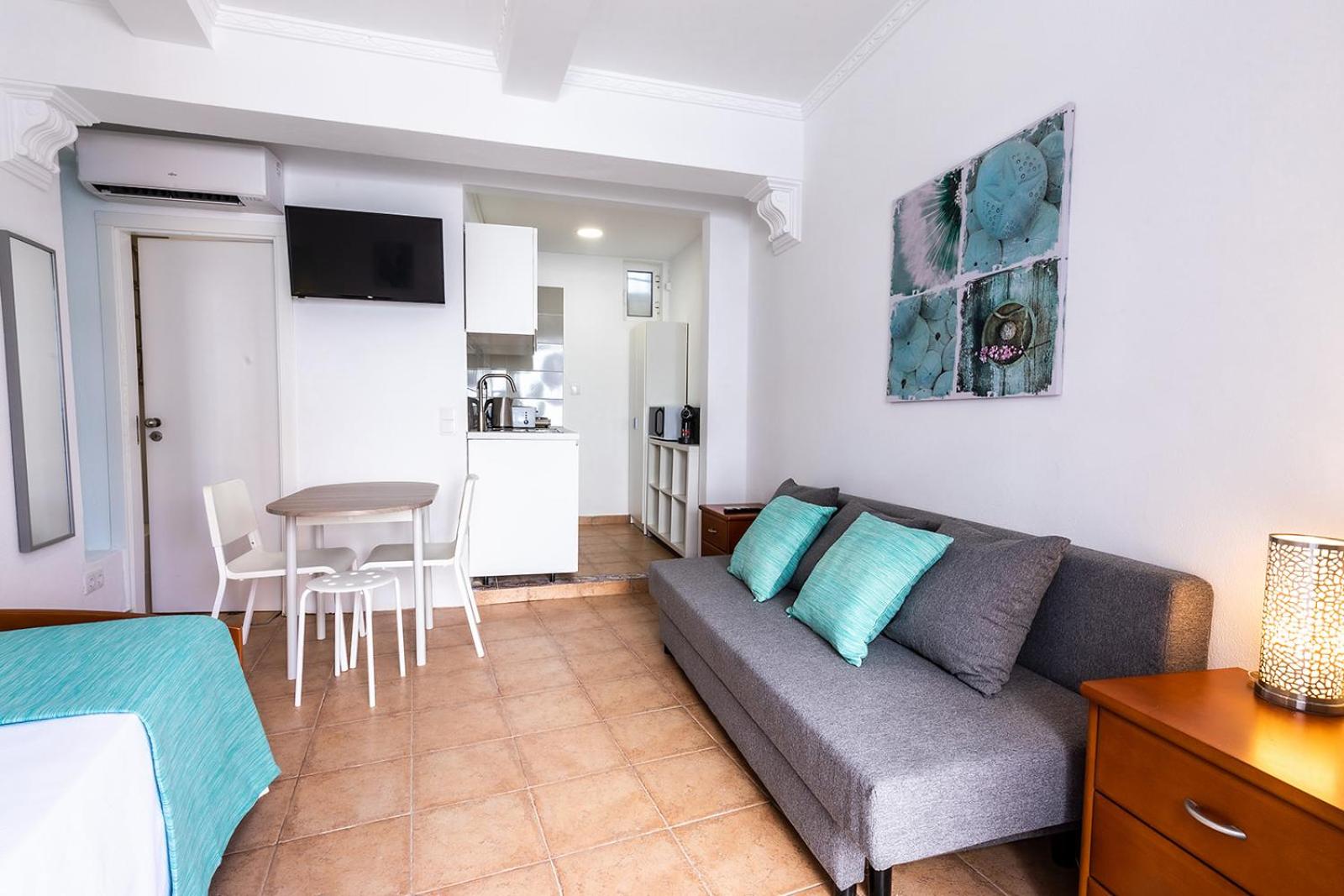 One-Bedroom Apartment - Photo 9