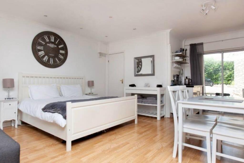 One-Bedroom Apartment - Photo 13