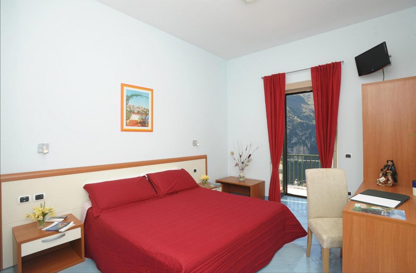 Deluxe Double Room with Balcony photo 1