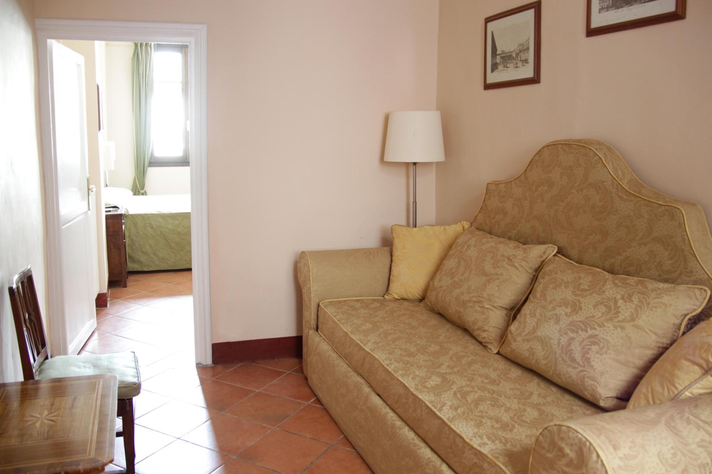 Standard Triple Room photo 2