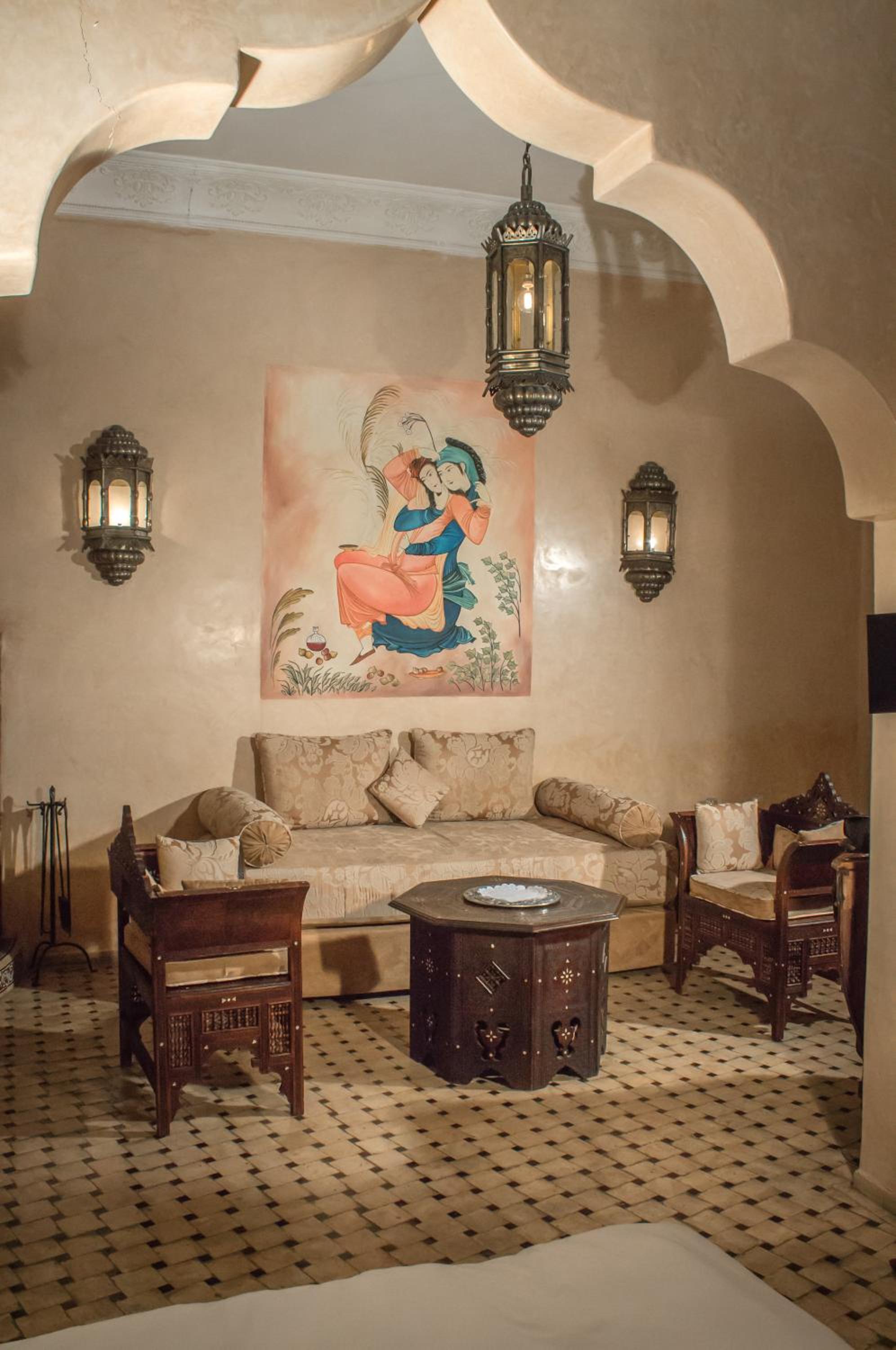 Suite - Photo 1