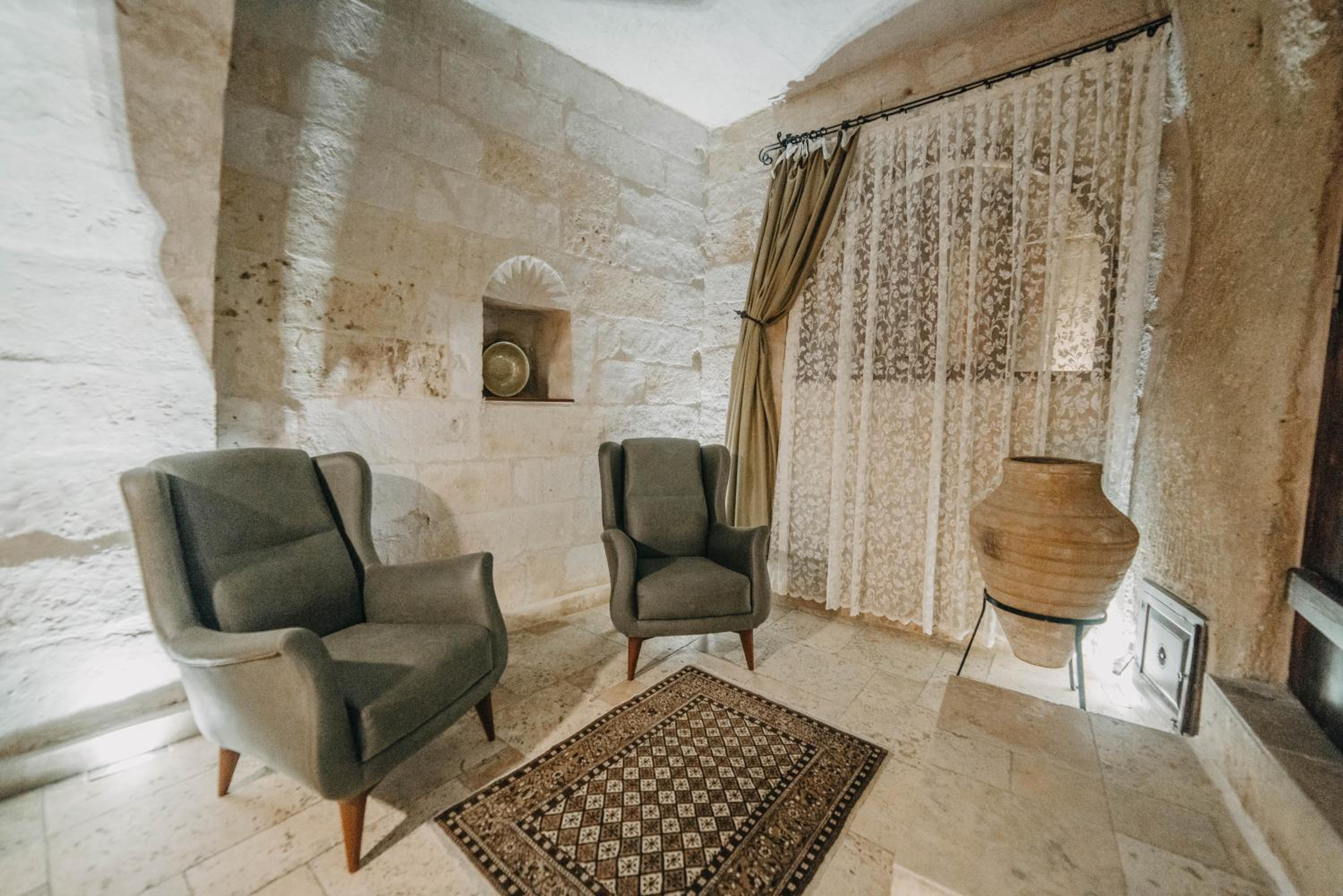 Superior Cave Room with Bath-Ground Floor photo 1