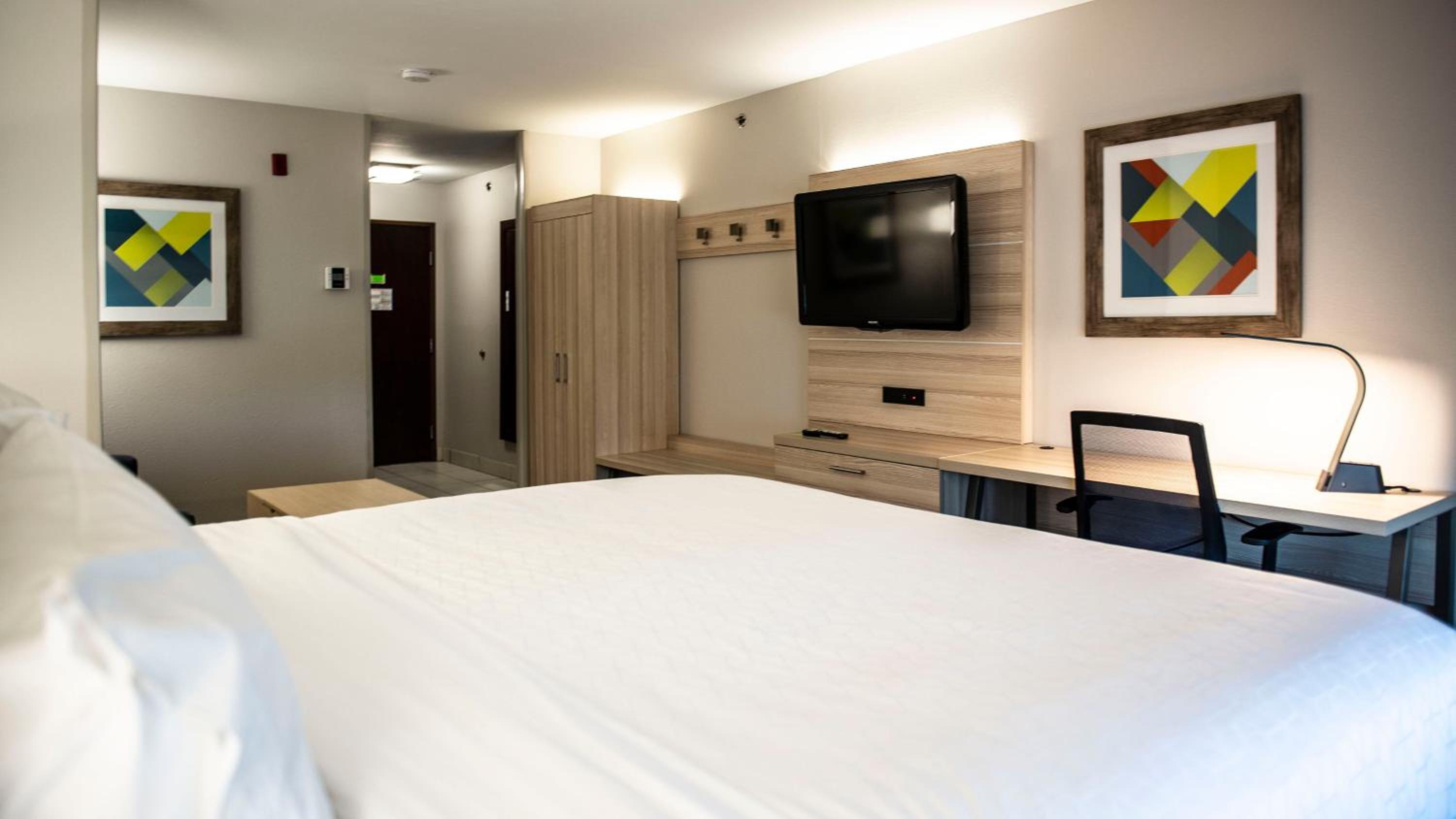 King Suite - Photo 3