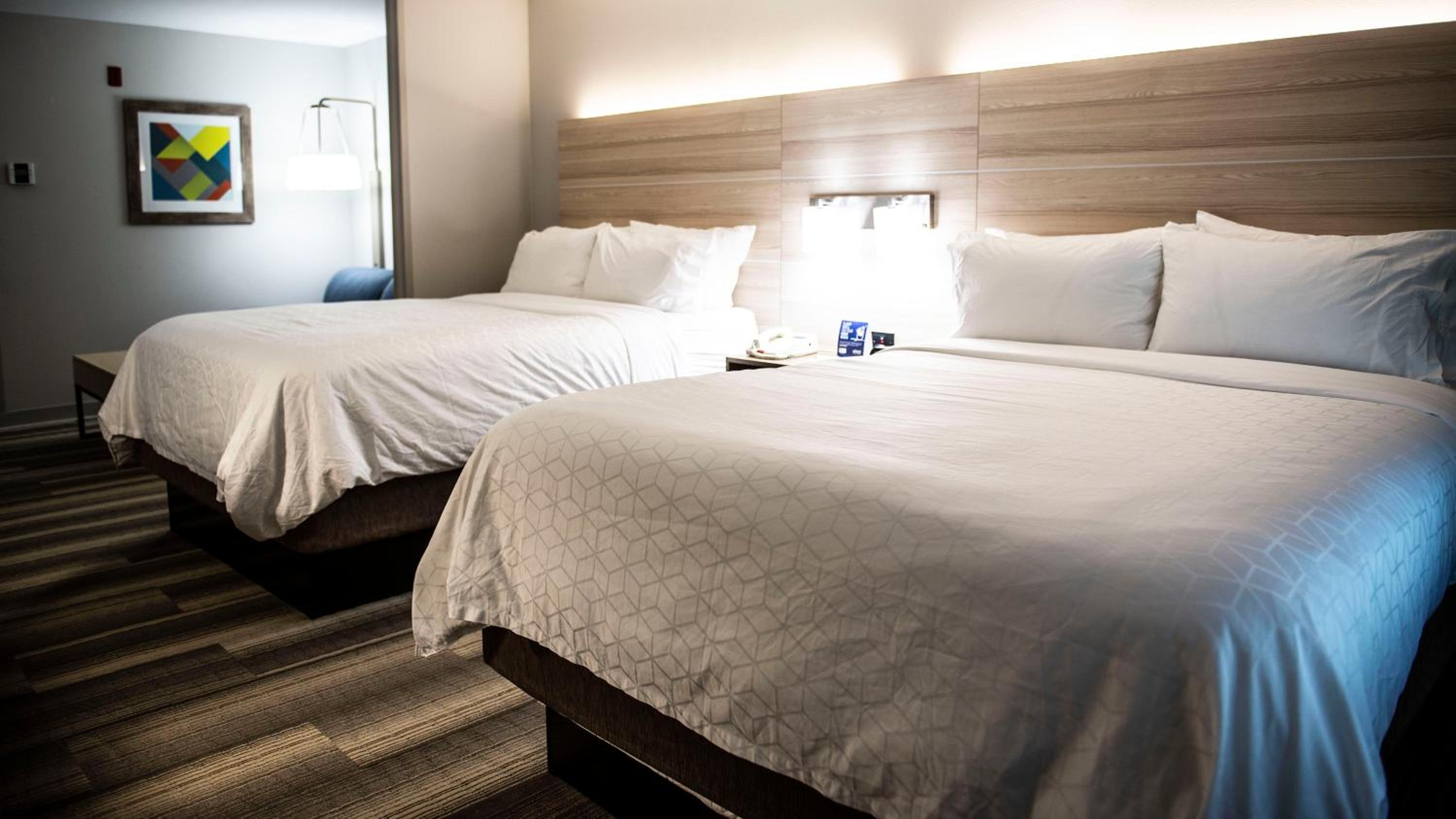 Standard Room with Two Queen Beds - Photo 1