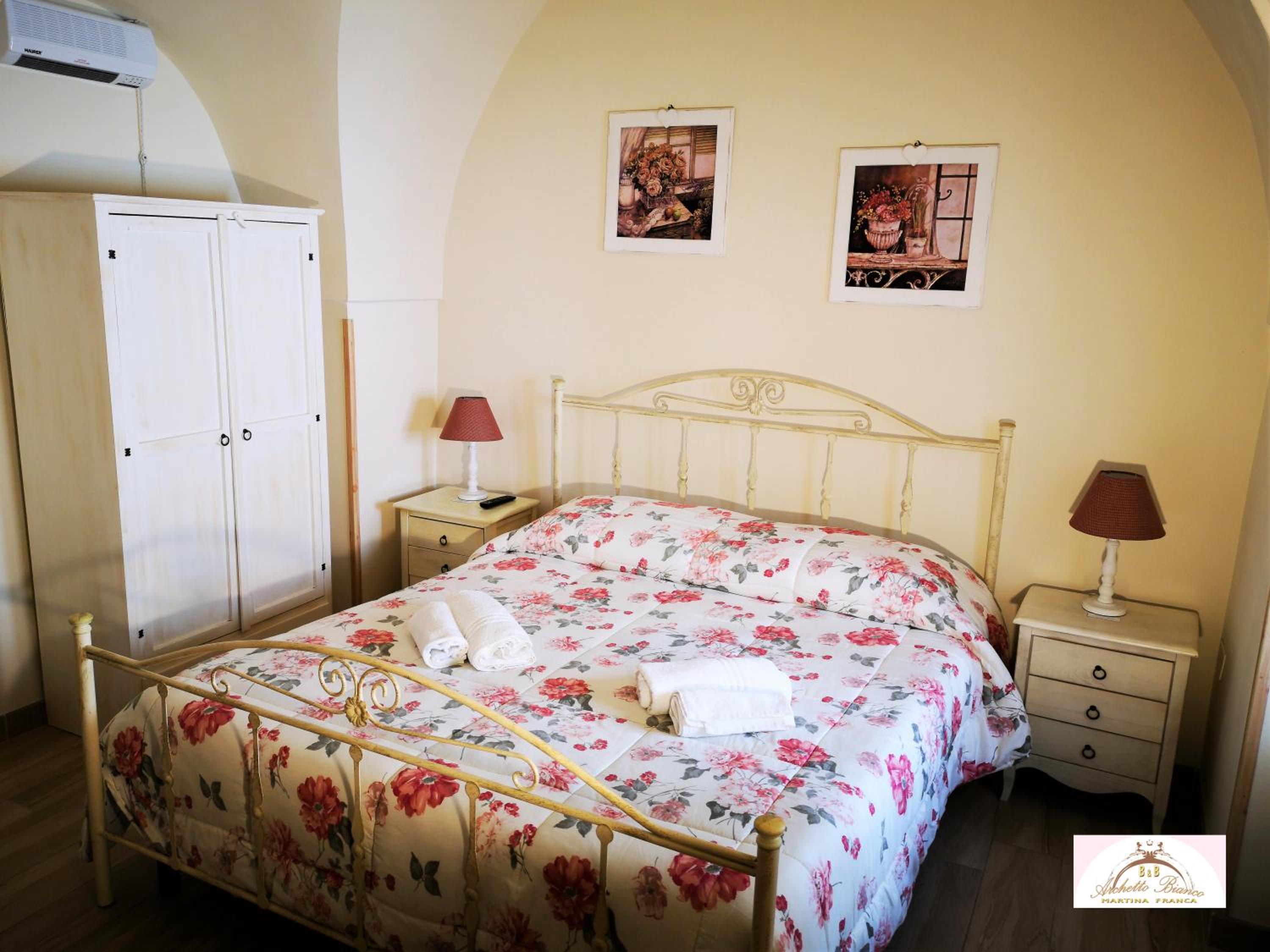 Double Room with Private Bathroom photo 1