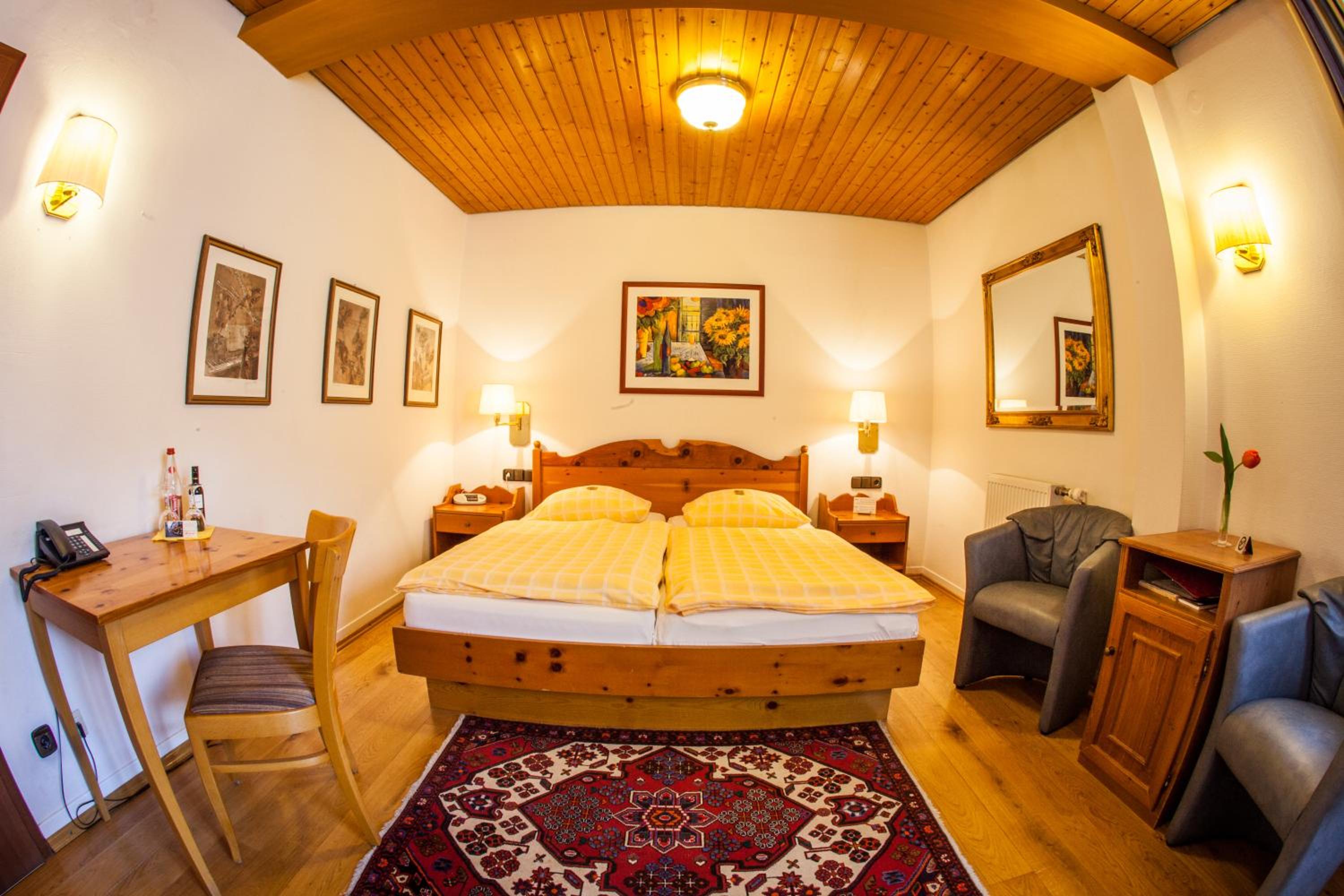 Standard Double Room - Photo 6