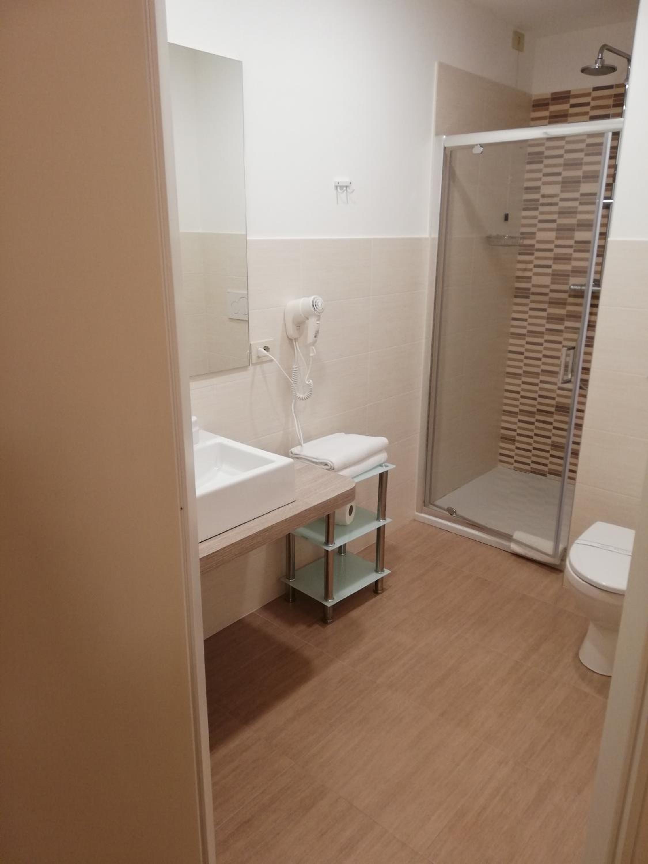 Deluxe Triple Room - Photo 4