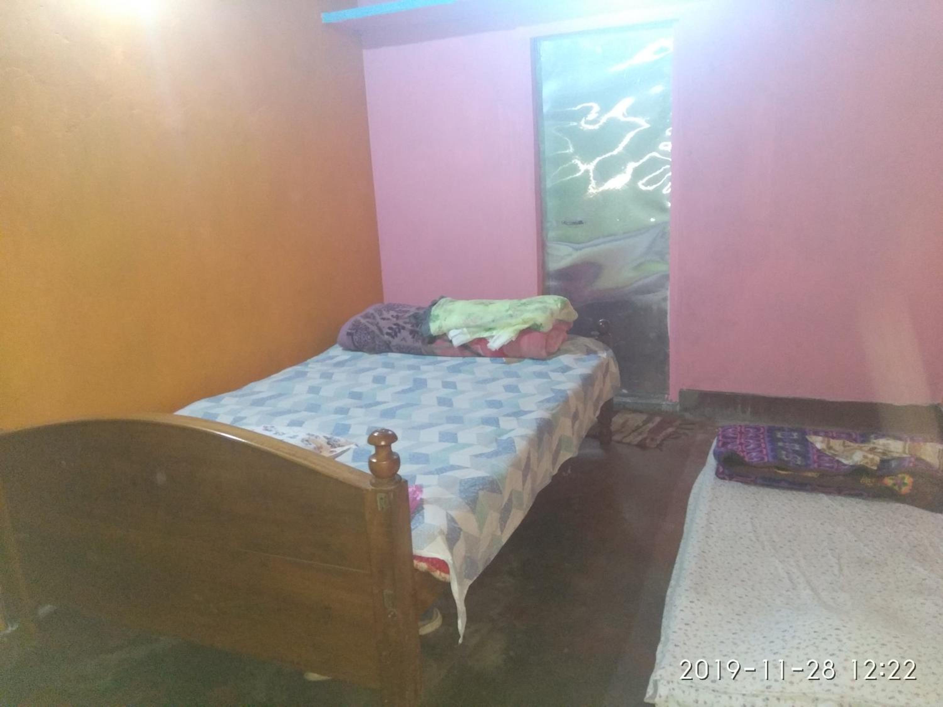 Budget Twin Room photo 3