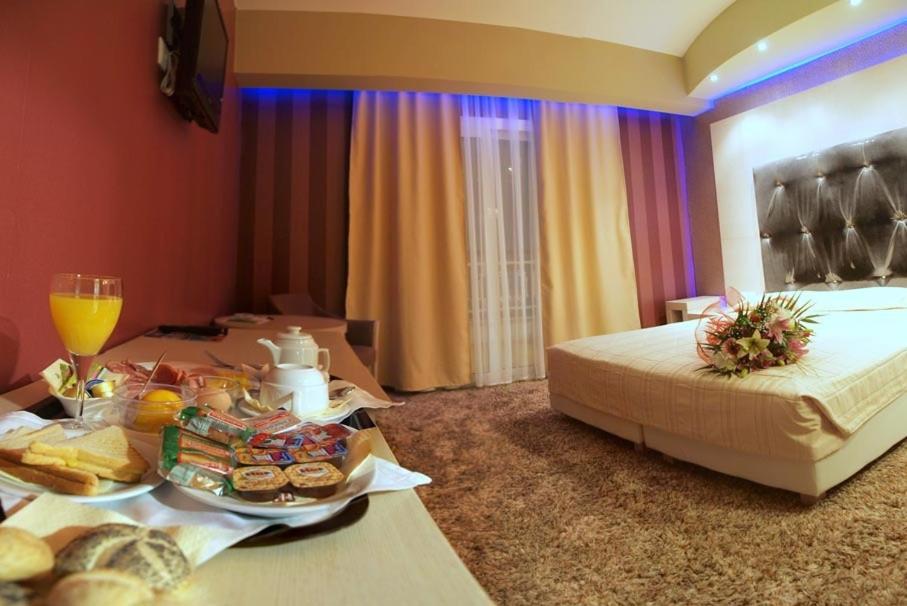 Double or Twin Room - Photo 1