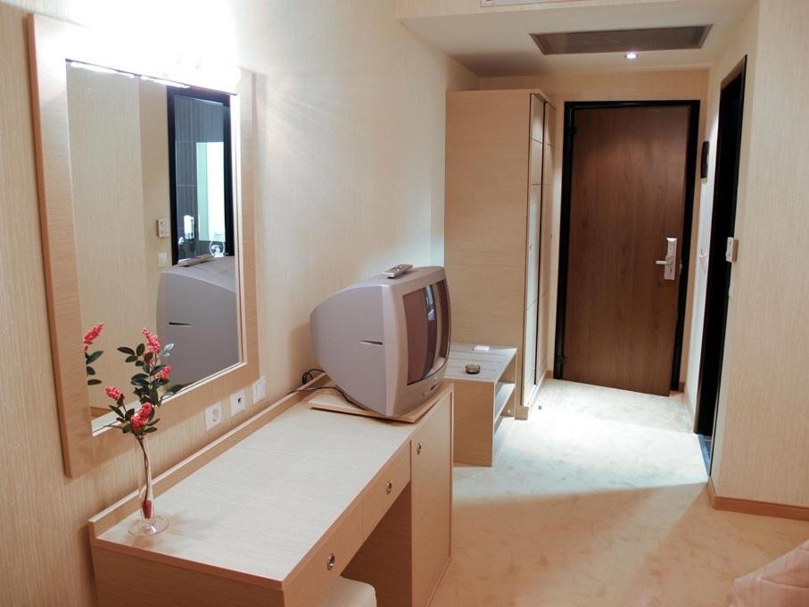 Double or Twin Room - Photo 2