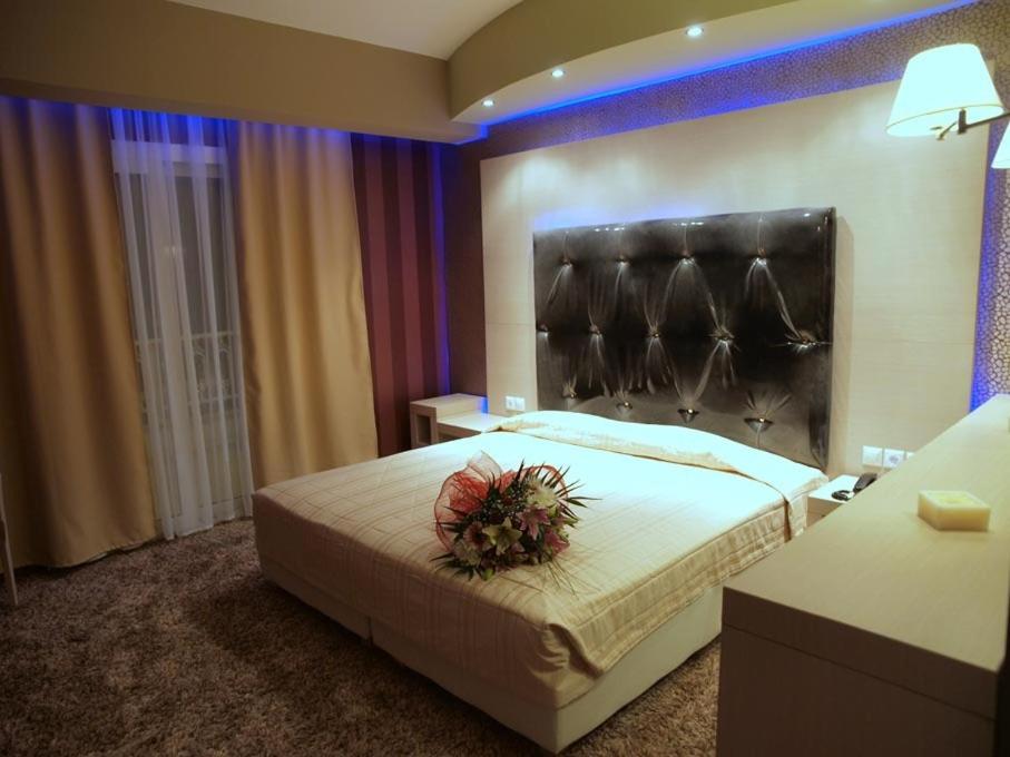 Double or Twin Room - Photo 3